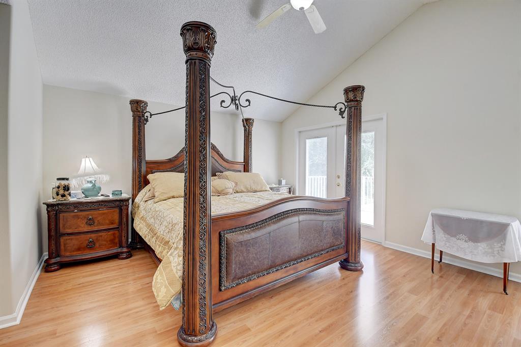 7552 Ridgefield Lane