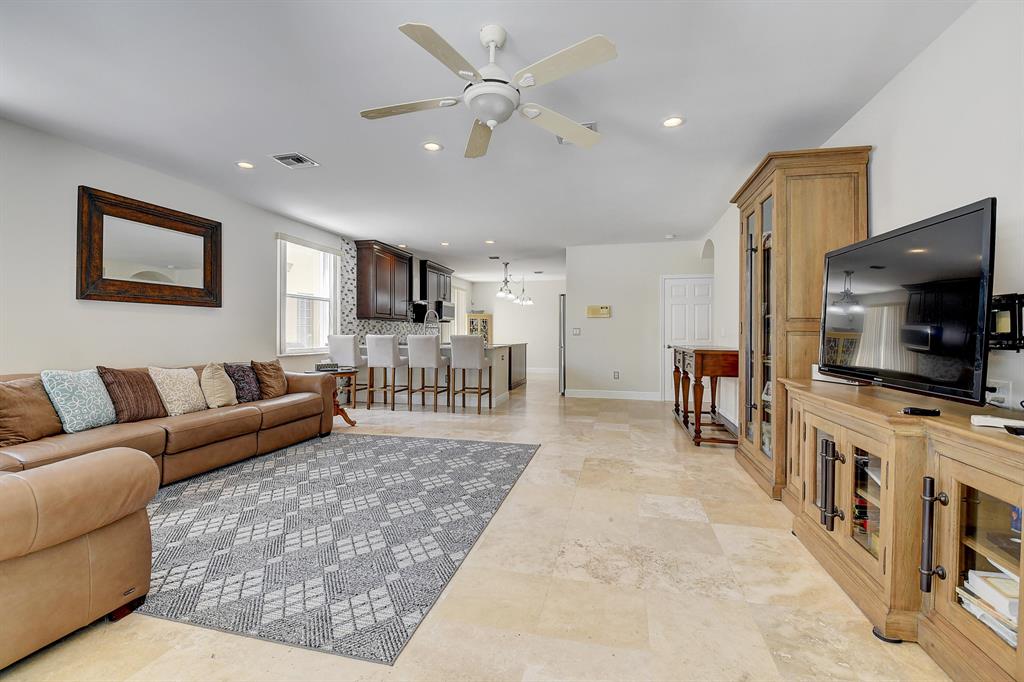 7552 Ridgefield Lane
