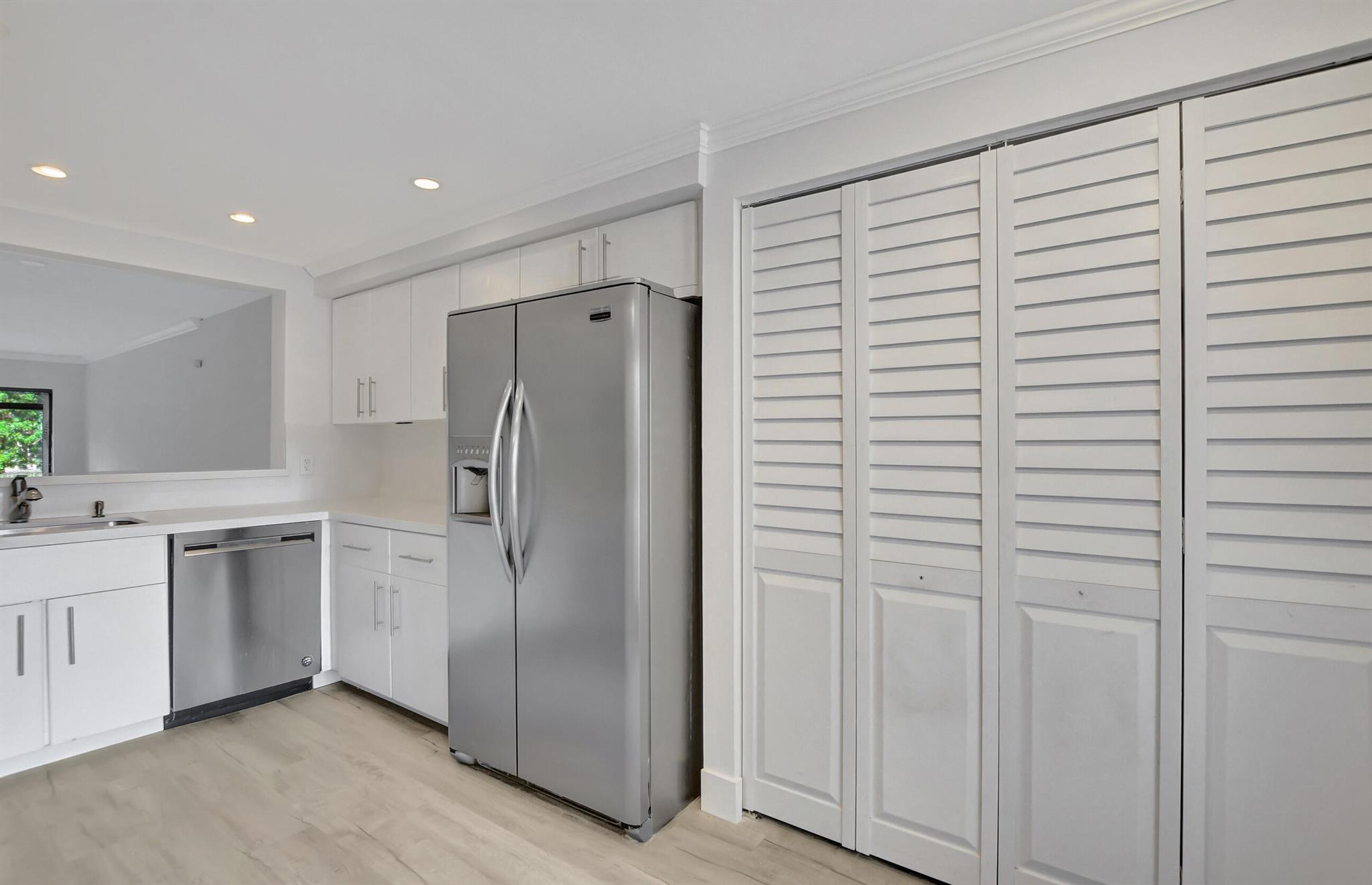 5187 Oak Hill Lane Unit: 611