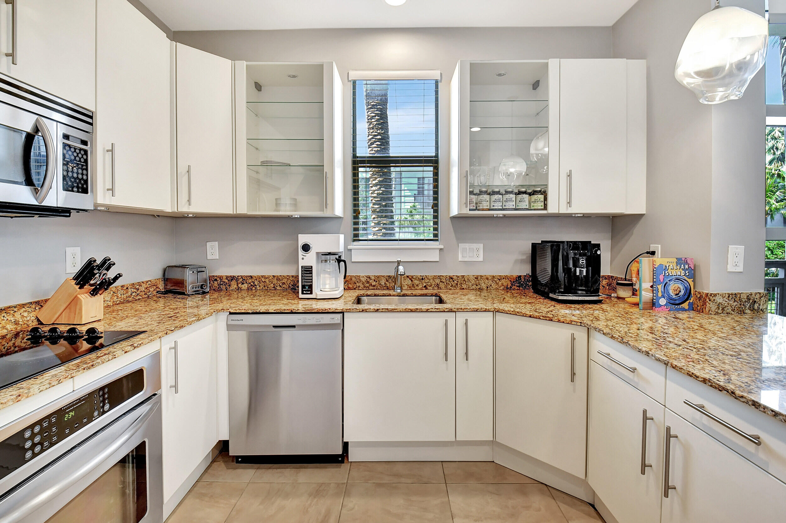 335 SE 6th Avenue 209