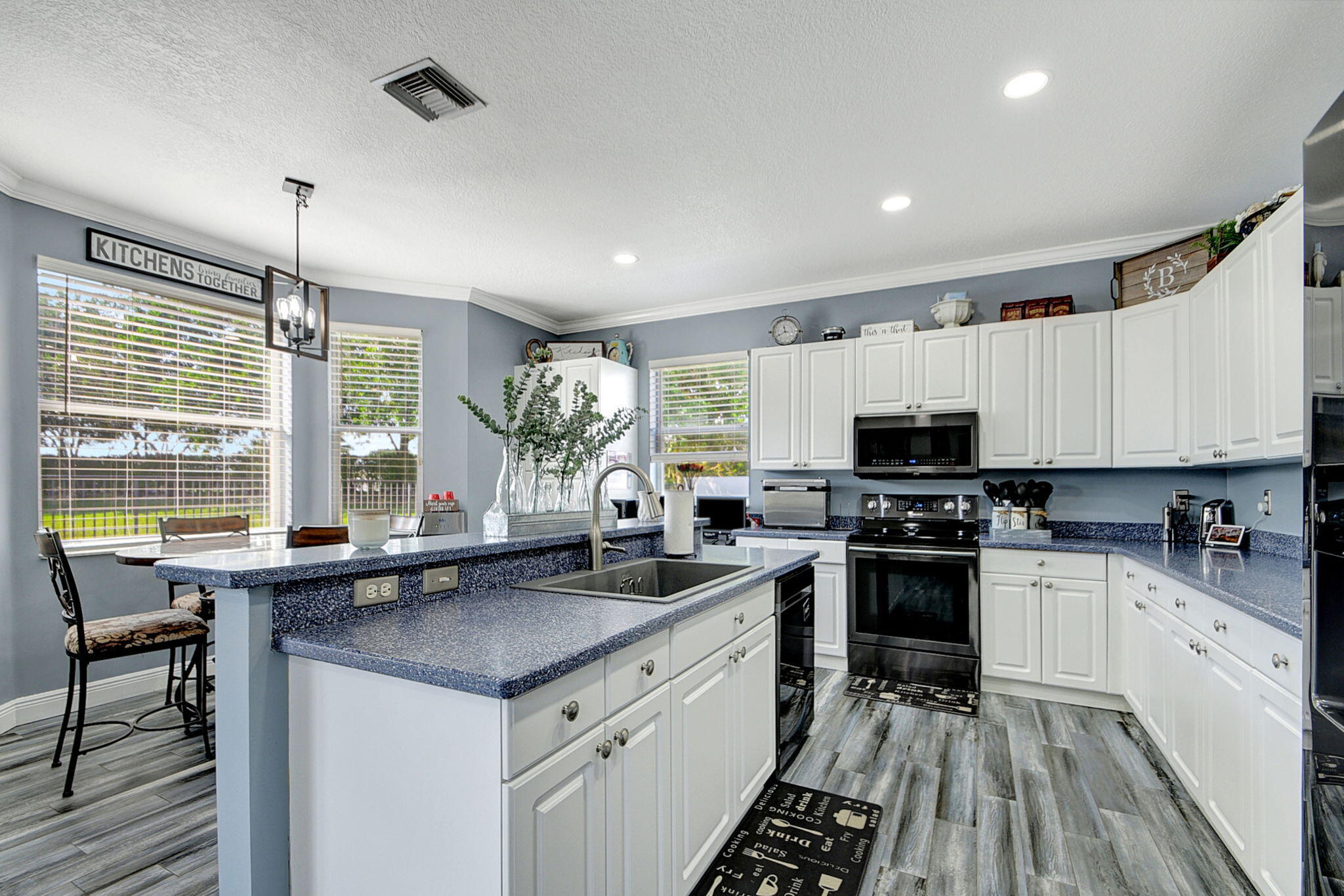 7518 Oak Grove Circle