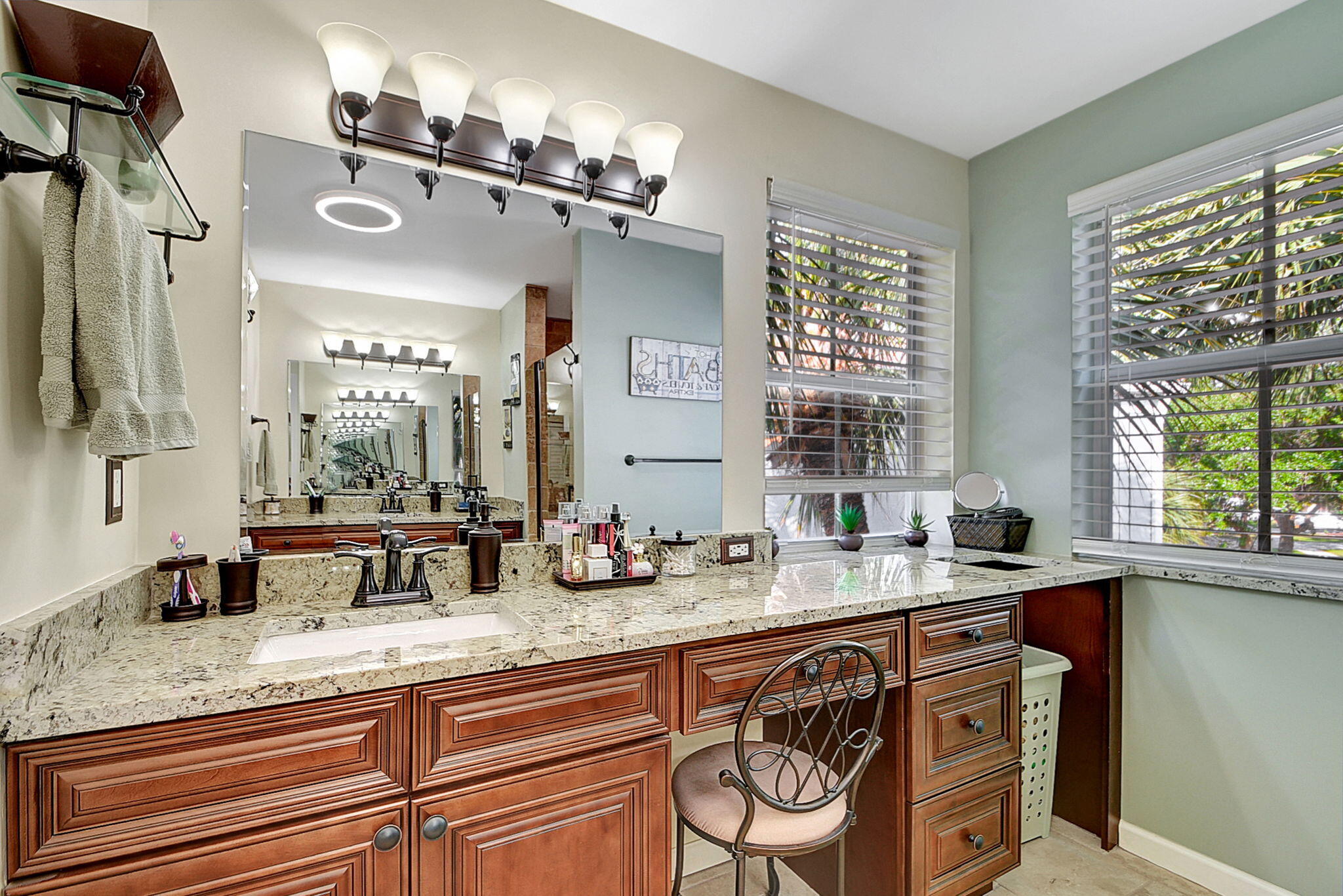 7518 Oak Grove Circle