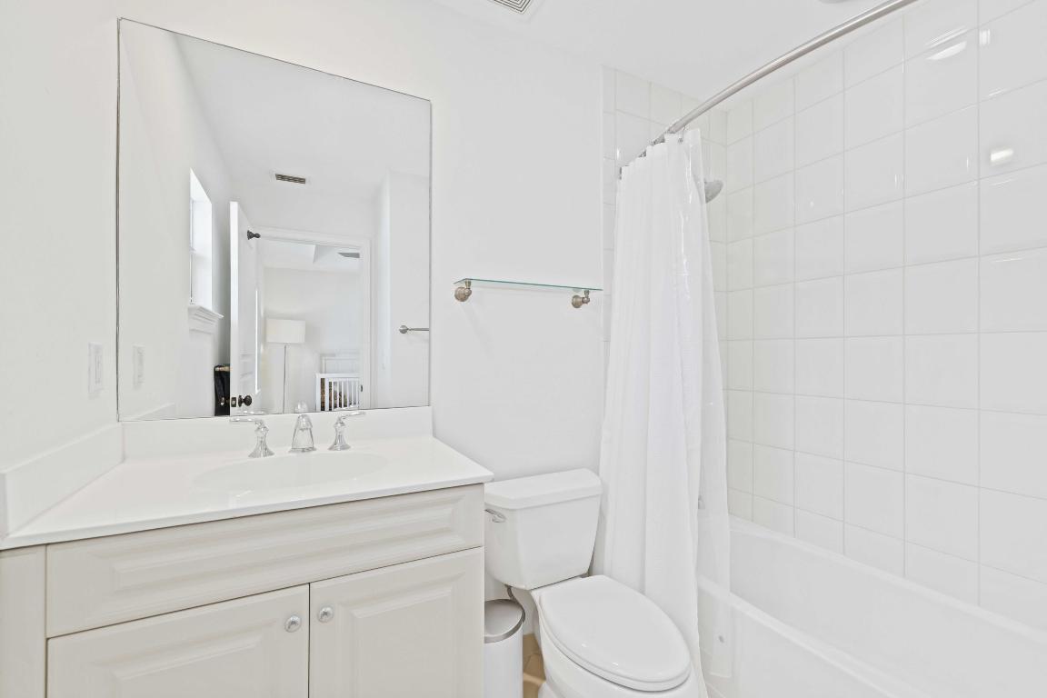 1050 E Heritage Club Circle