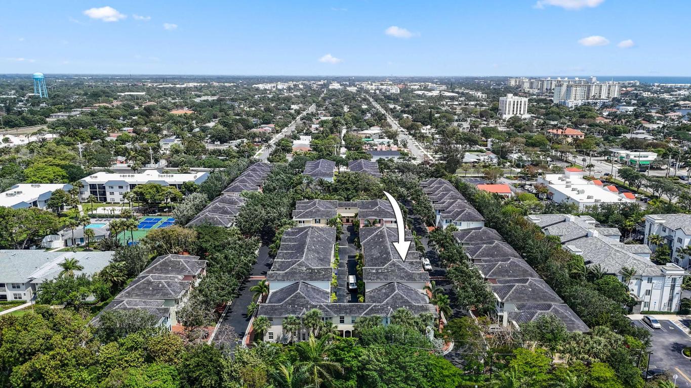 1050 E Heritage Club Circle