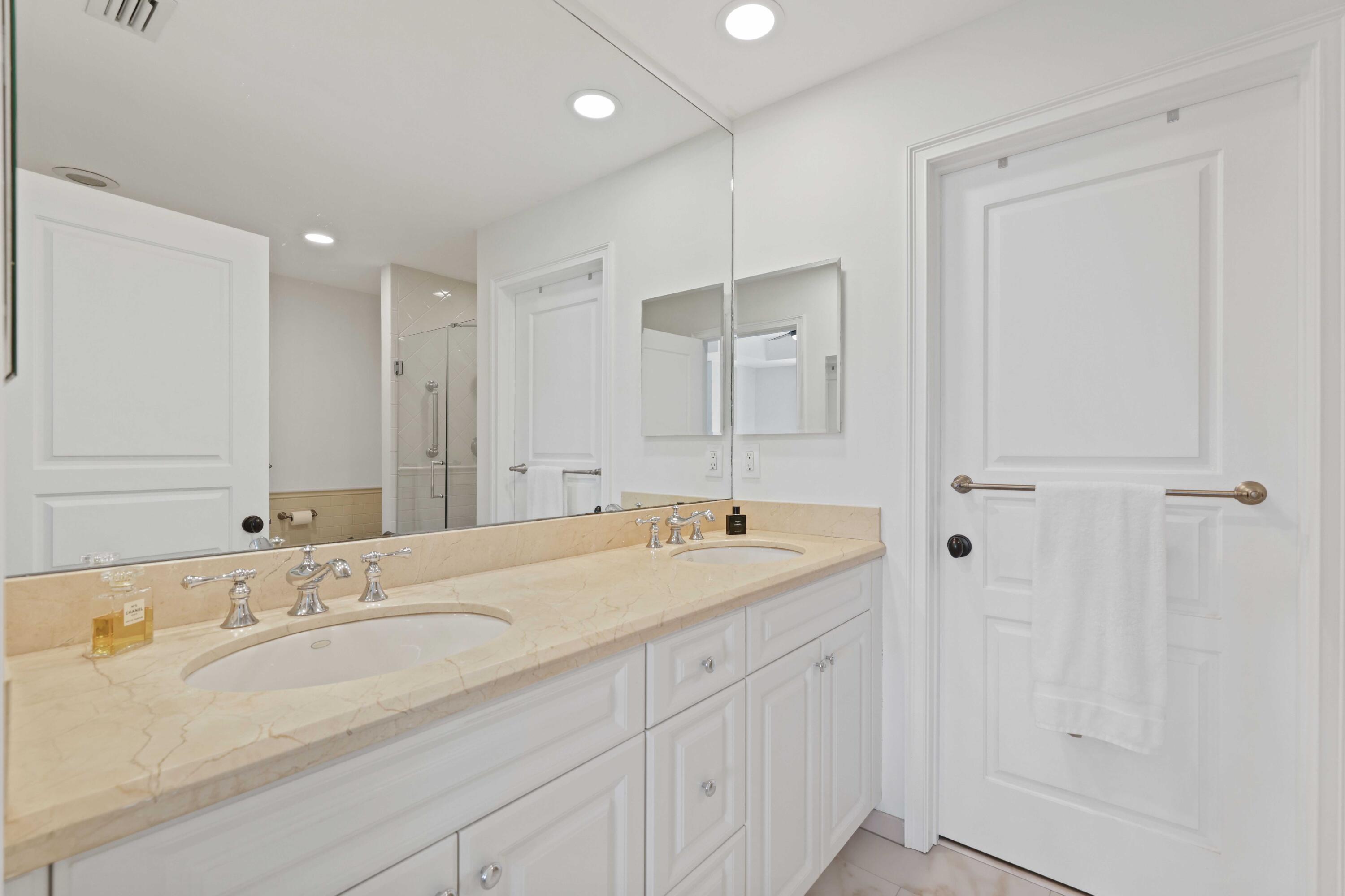 1050 E Heritage Club Circle