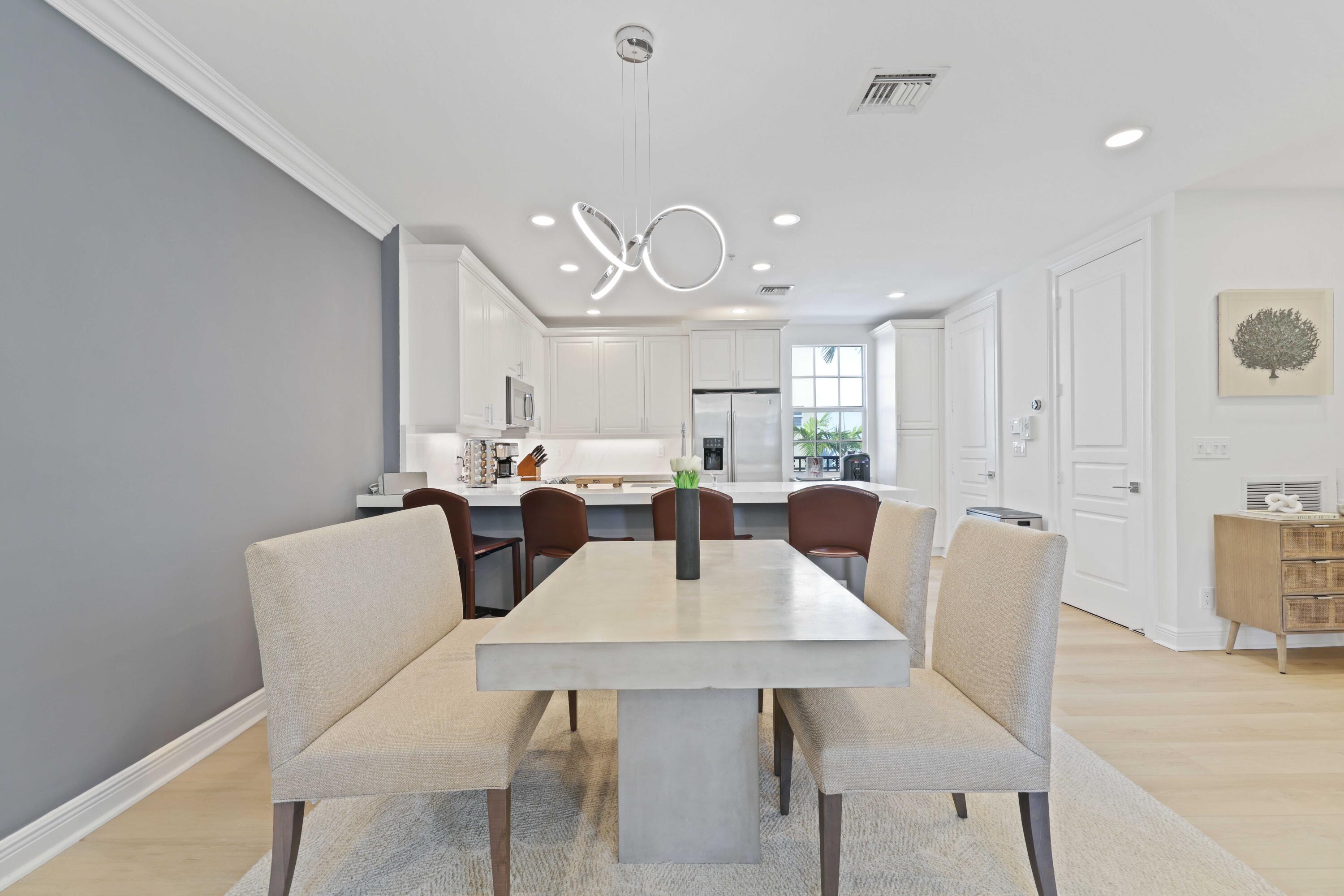 1050 E Heritage Club Circle