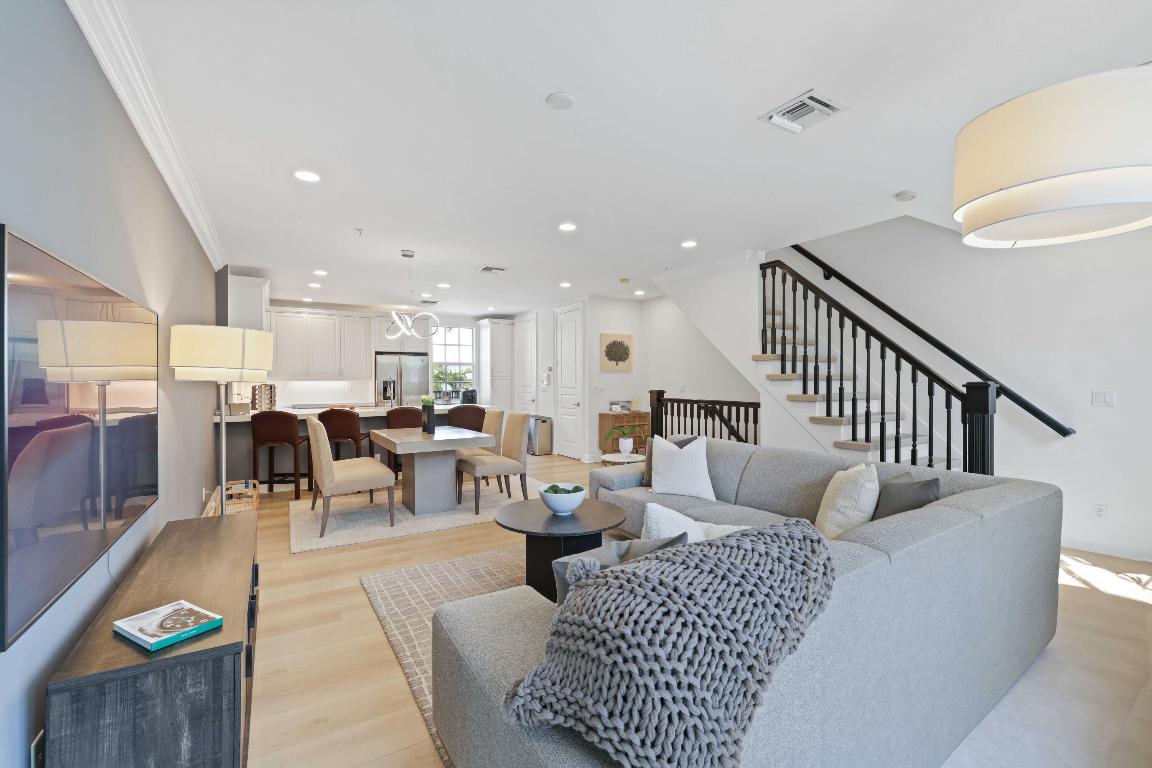 1050 E Heritage Club Circle