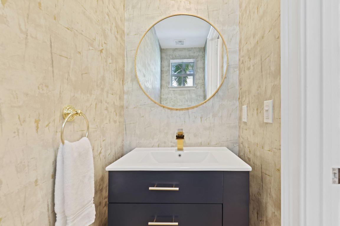 1050 E Heritage Club Circle