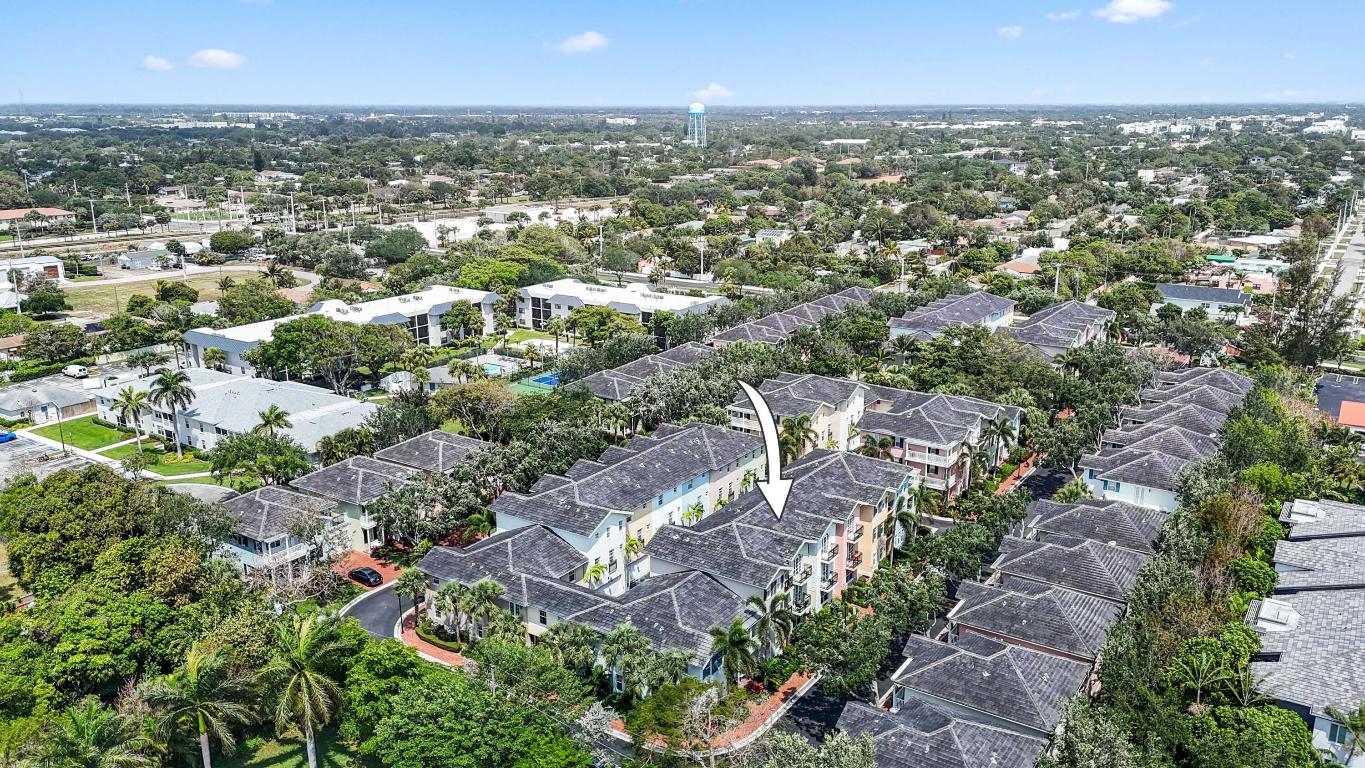 1050 E Heritage Club Circle