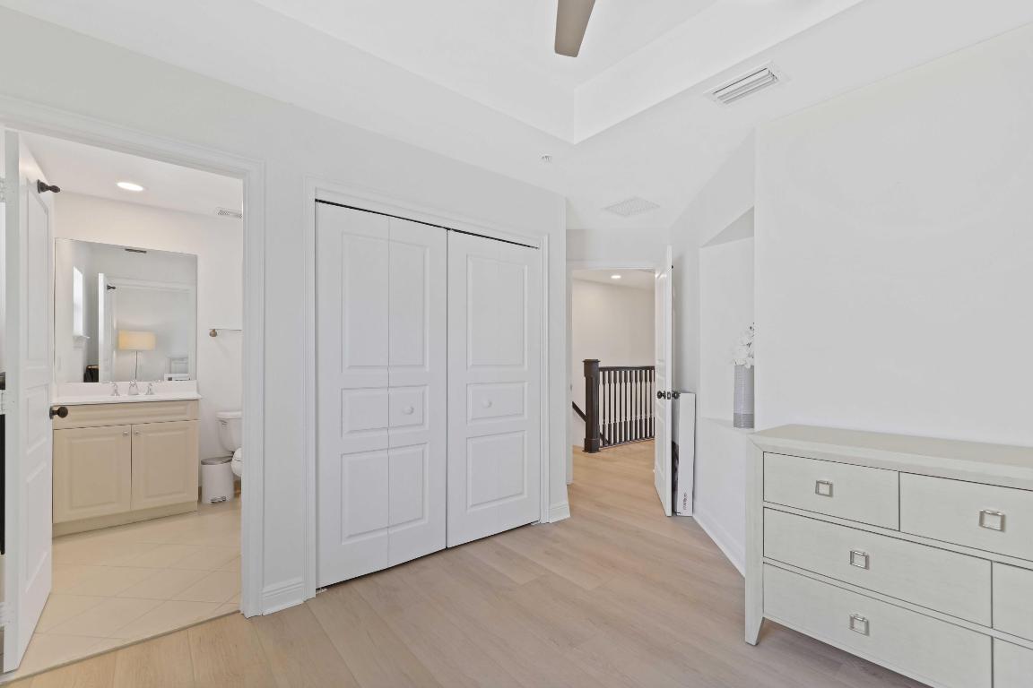 1050 E Heritage Club Circle