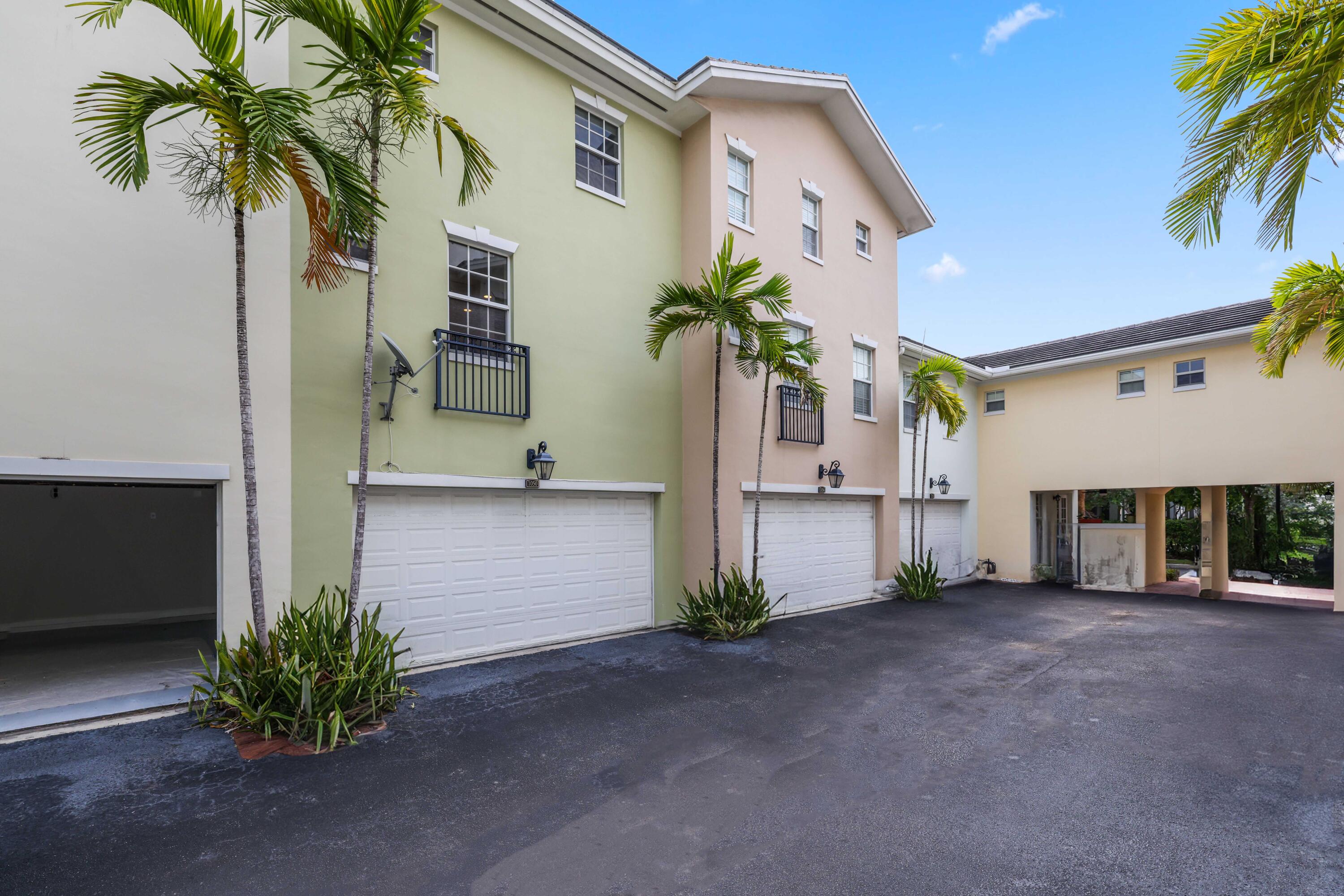 1050 E Heritage Club Circle