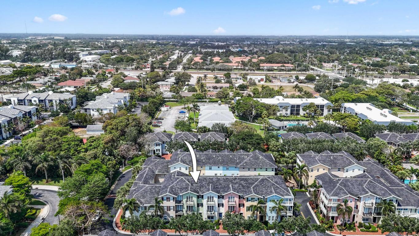 1050 E Heritage Club Circle