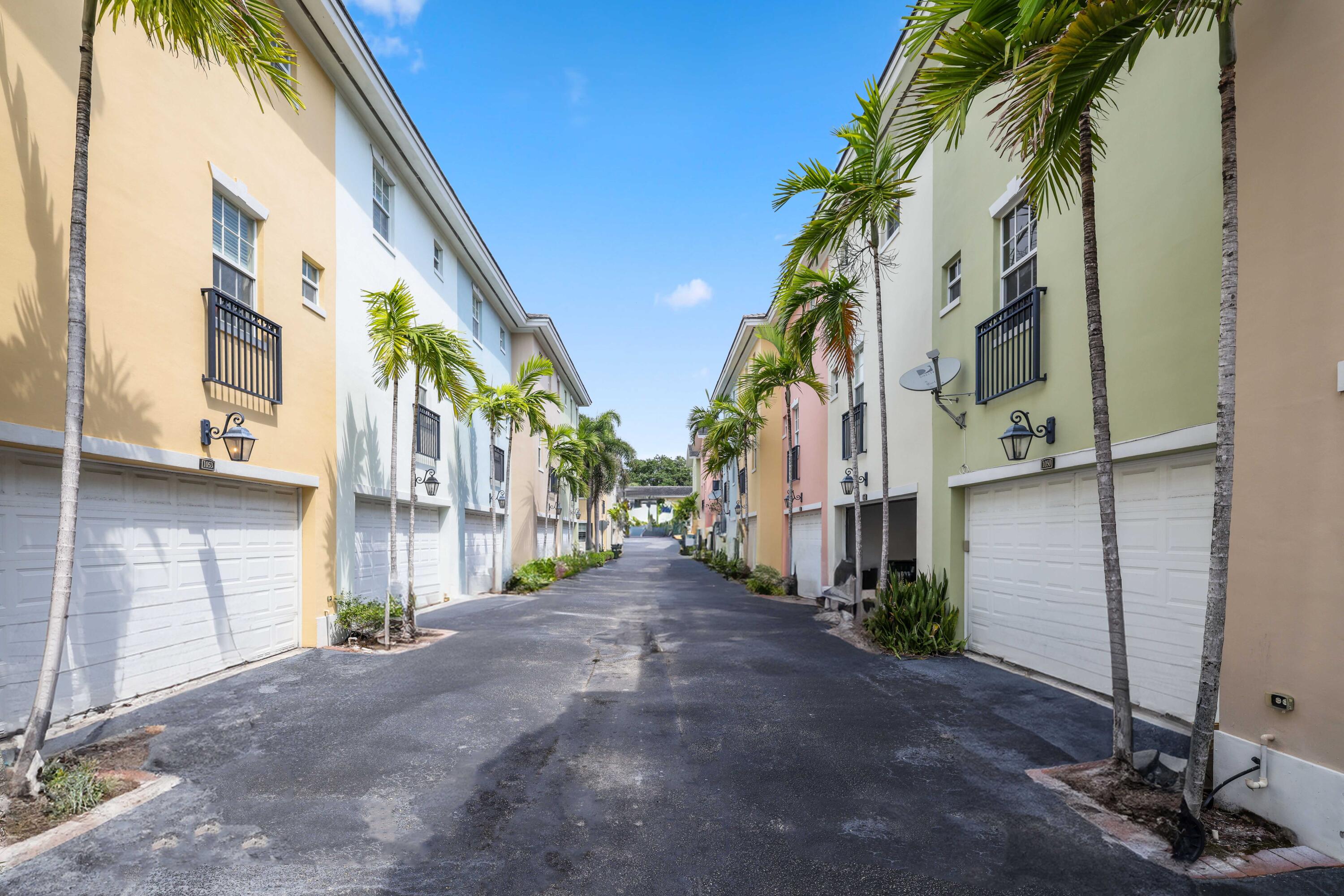 1050 E Heritage Club Circle