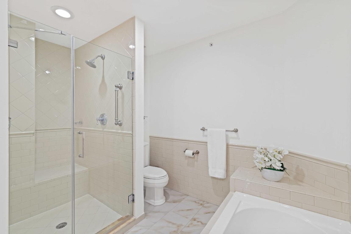 1050 E Heritage Club Circle