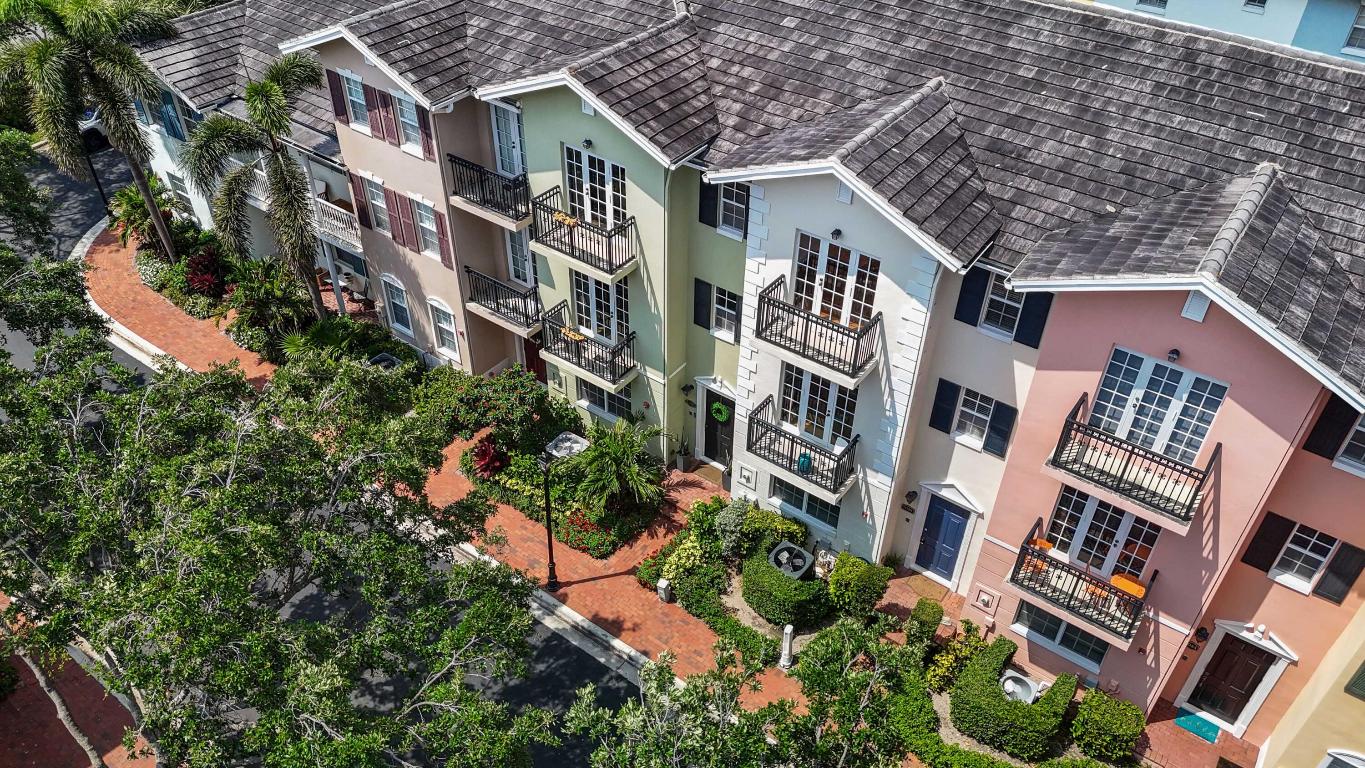 1050 E Heritage Club Circle