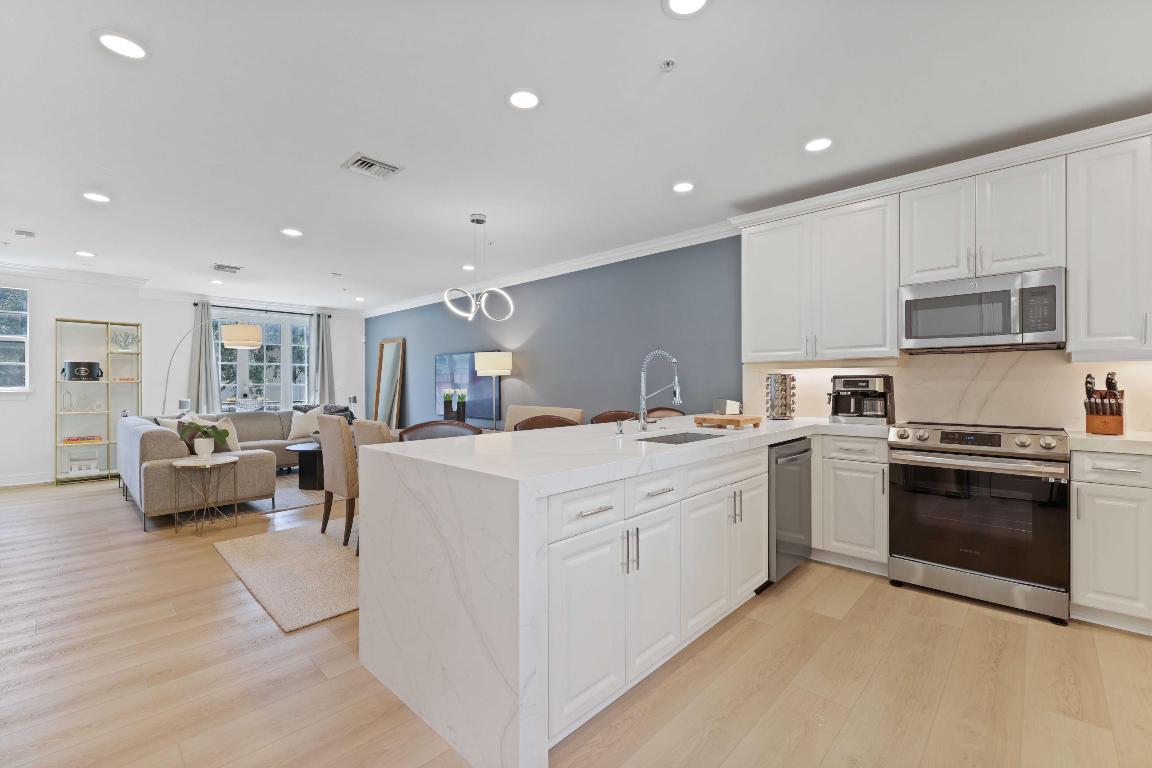 1050 E Heritage Club Circle