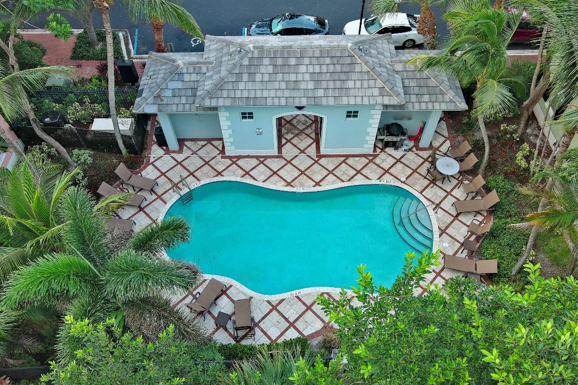 1005 W Heritage Club Circle