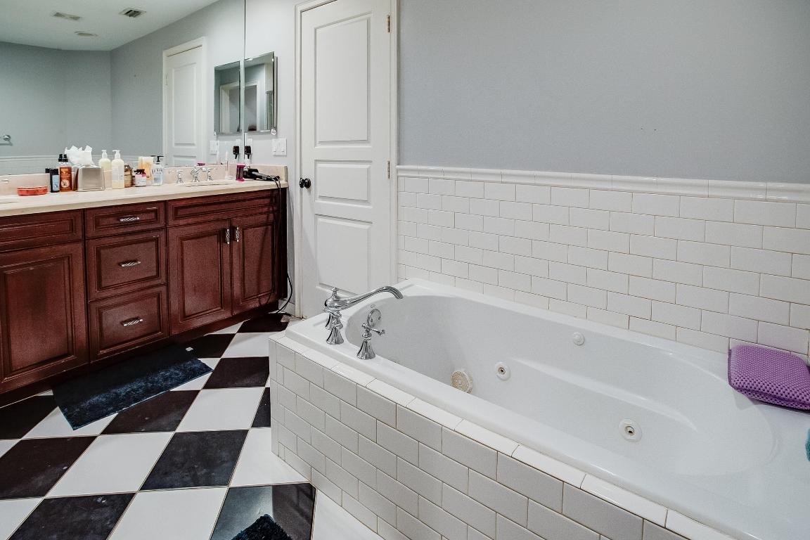 1005 W Heritage Club Circle