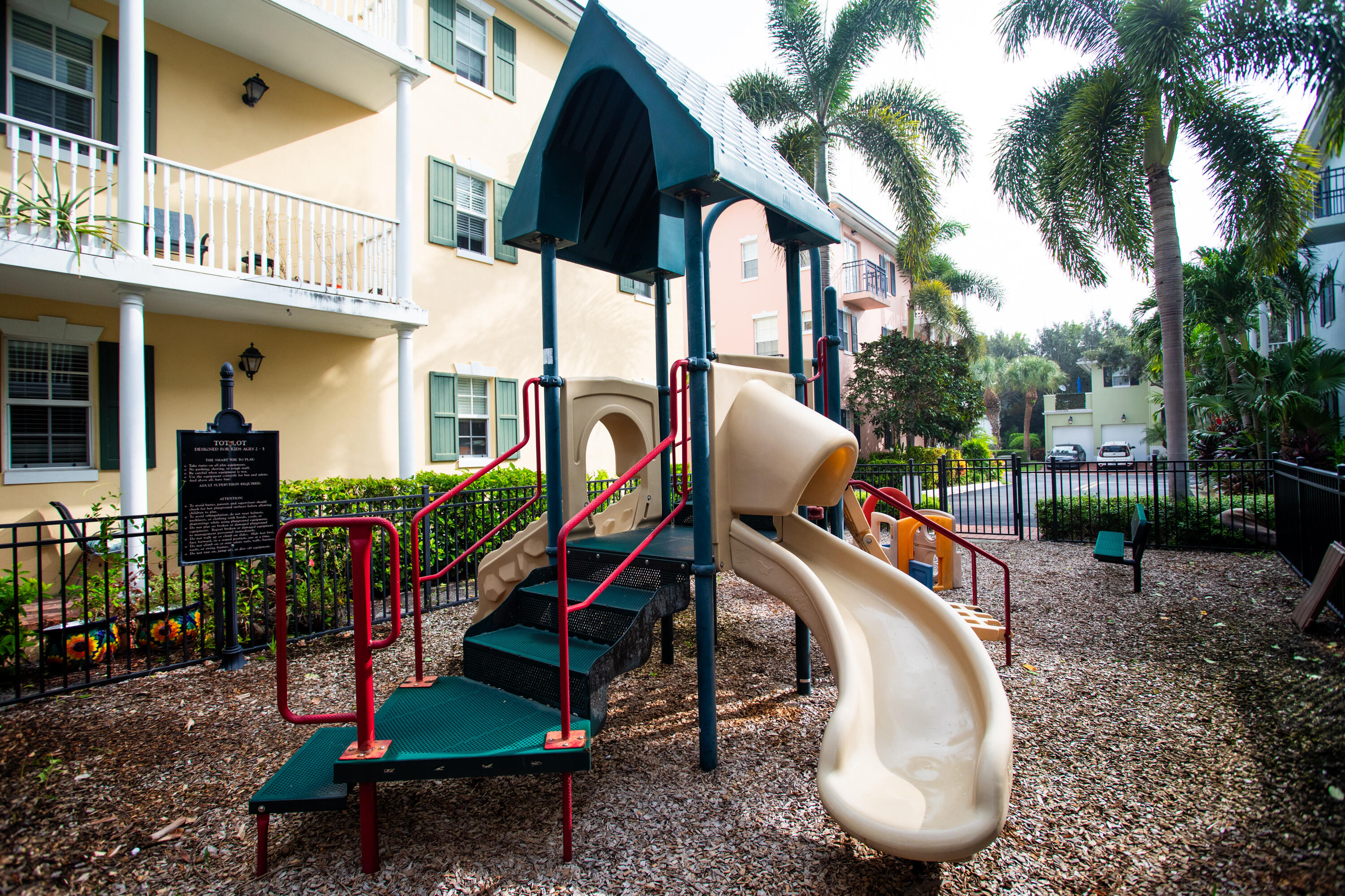 1005 W Heritage Club Circle