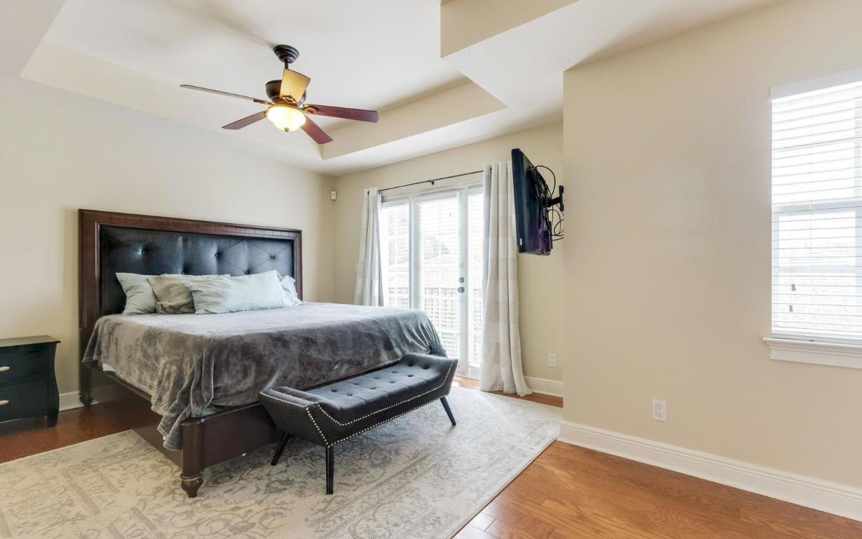 1053 W Heritage Club Circle