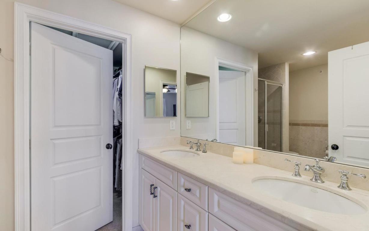 1053 W Heritage Club Circle