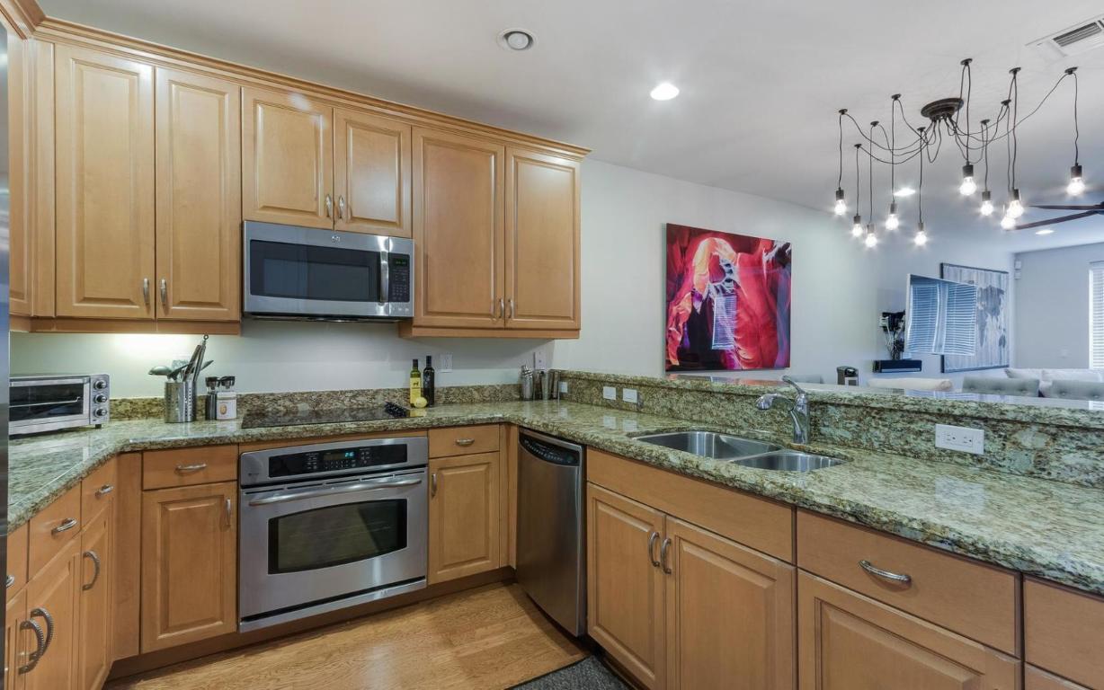 1053 W Heritage Club Circle