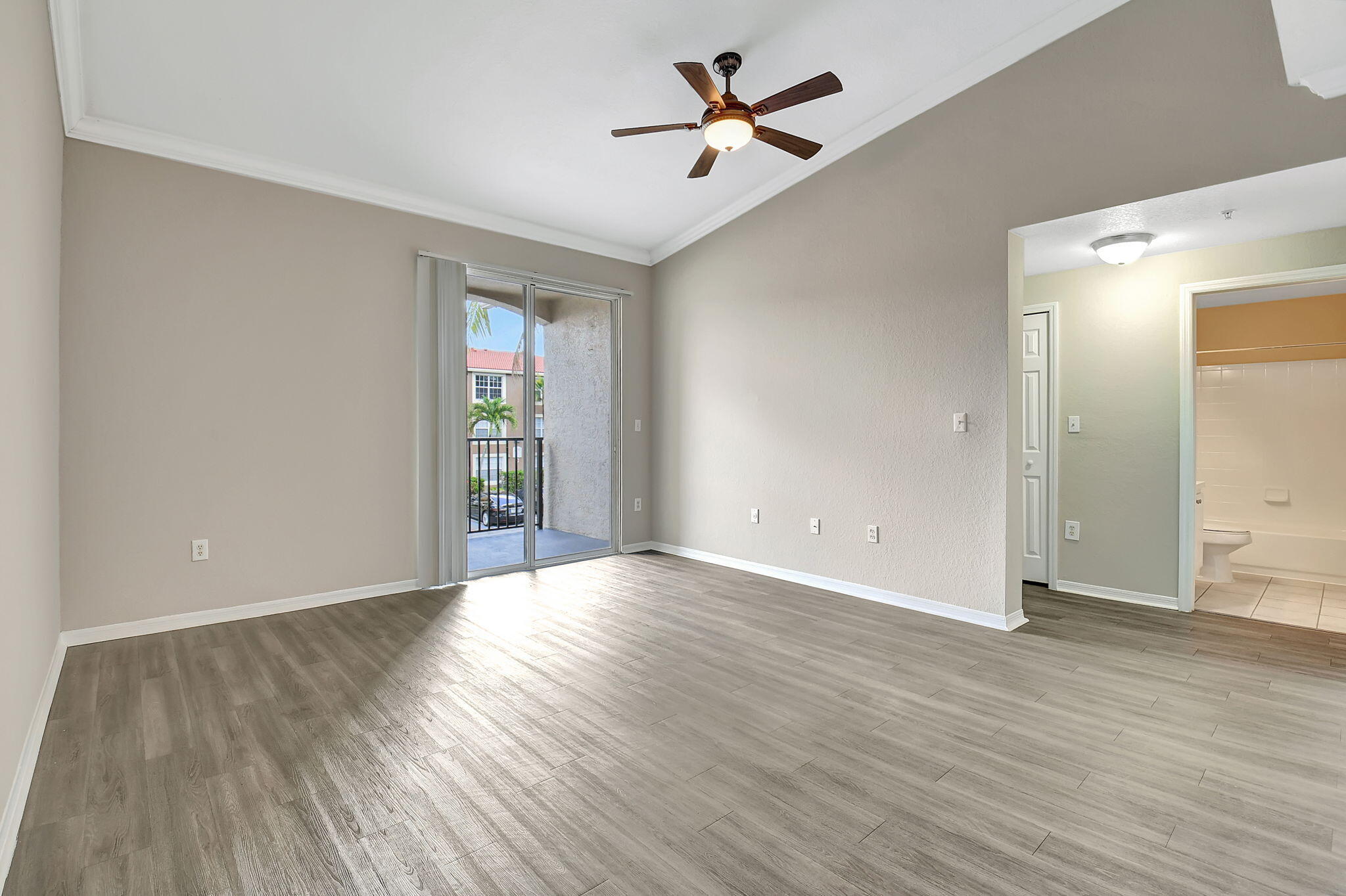 15085 Michelangelo Boulevard 201