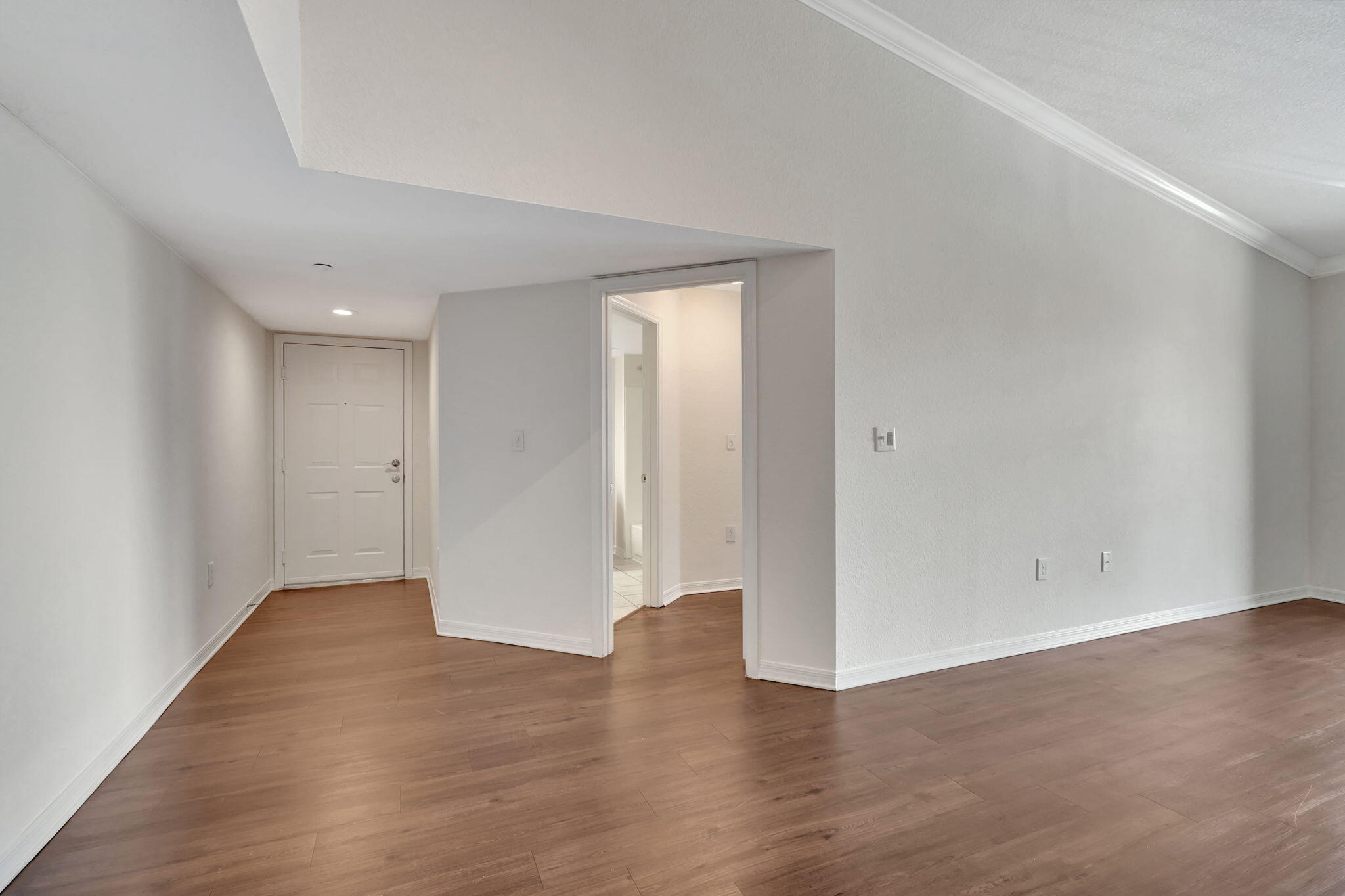 15135 Michelangelo Boulevard 305