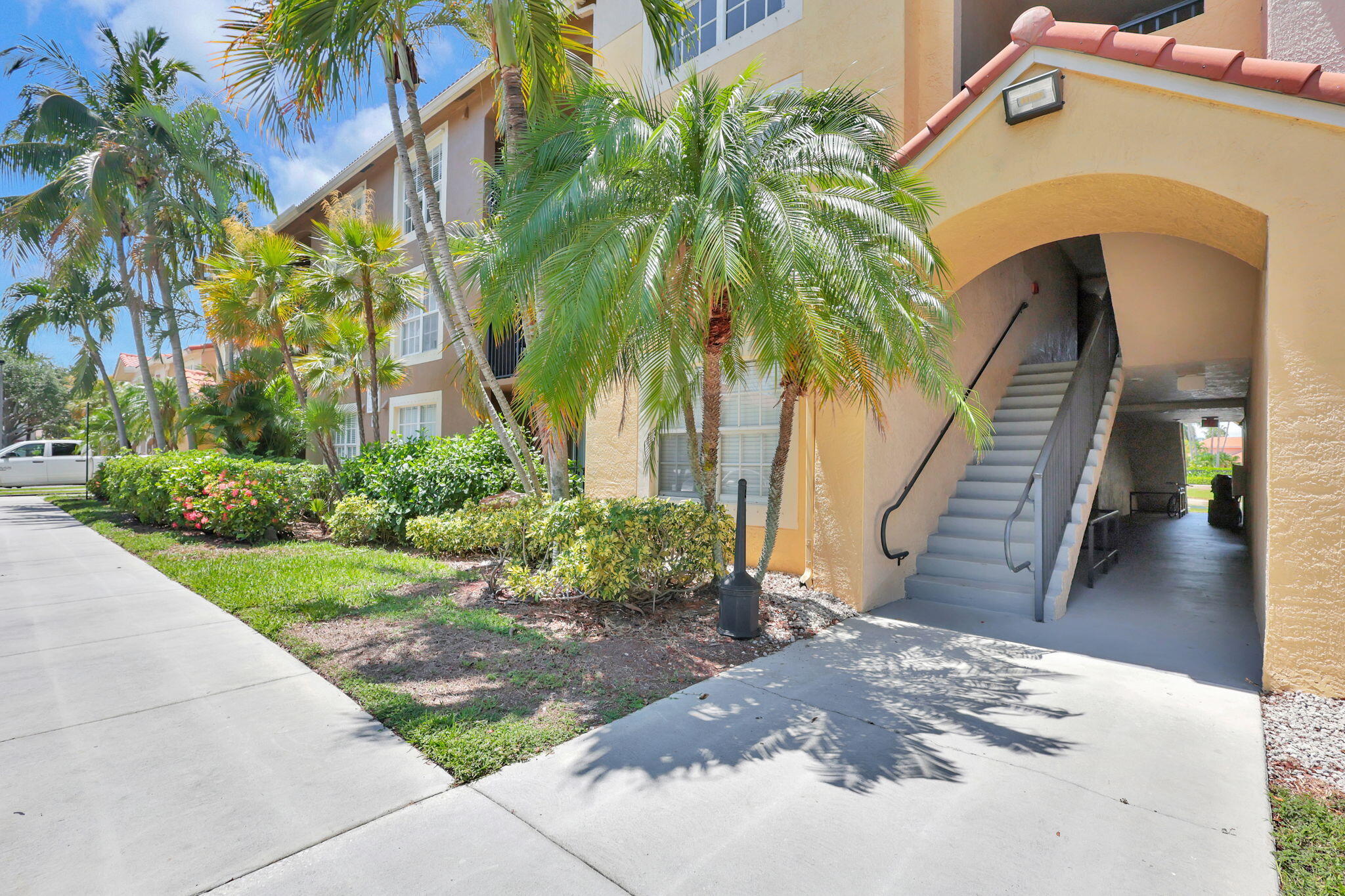 15135 Michelangelo Boulevard 305