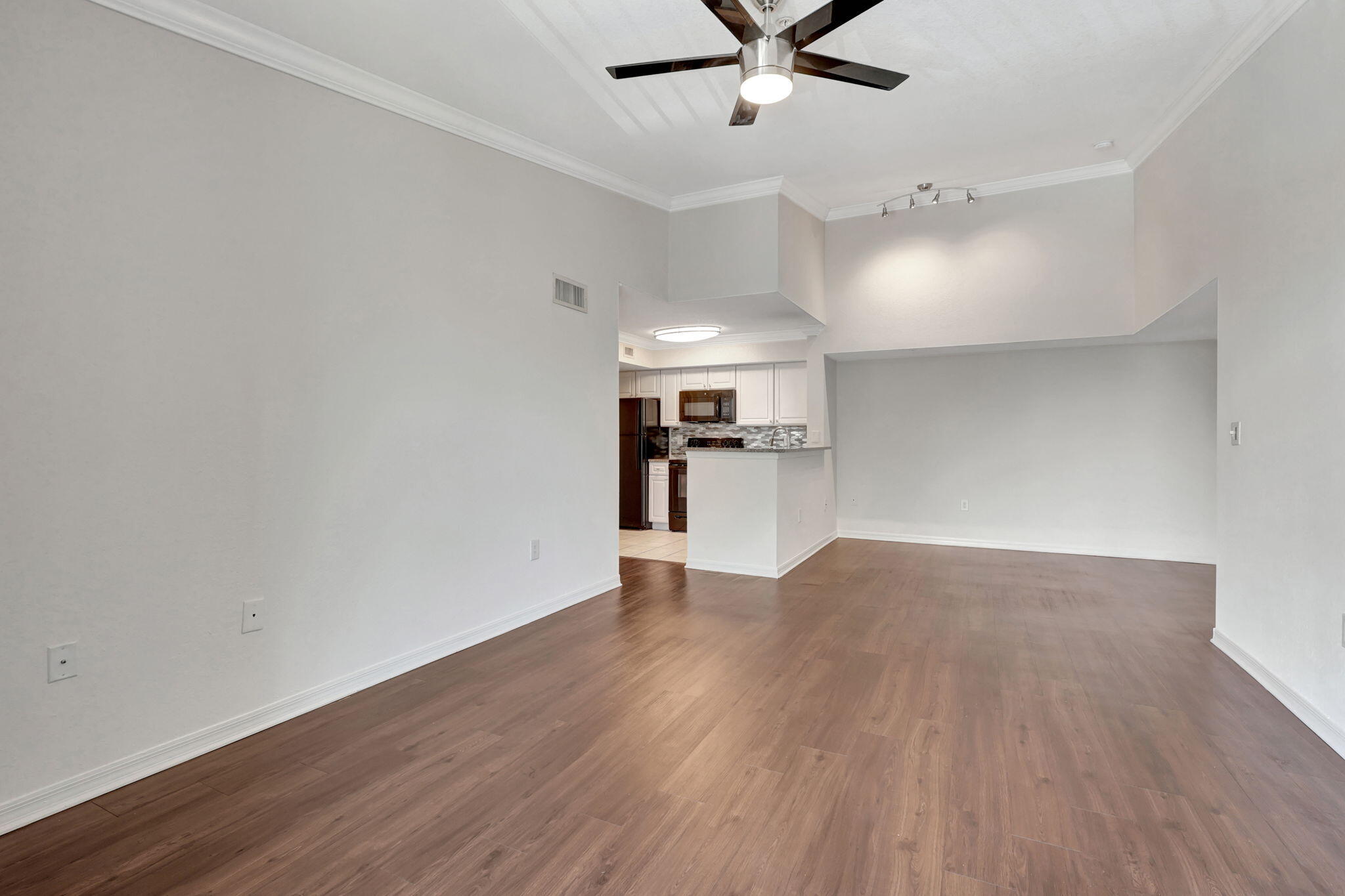 15135 Michelangelo Boulevard 305