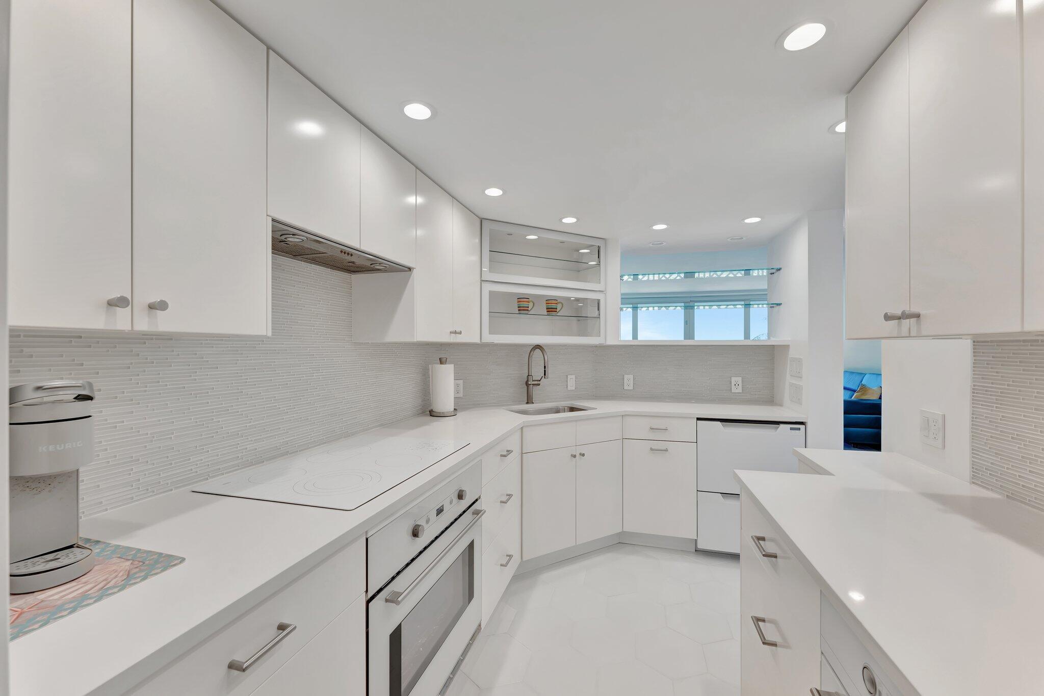 1225 S Ocean Boulevard 303