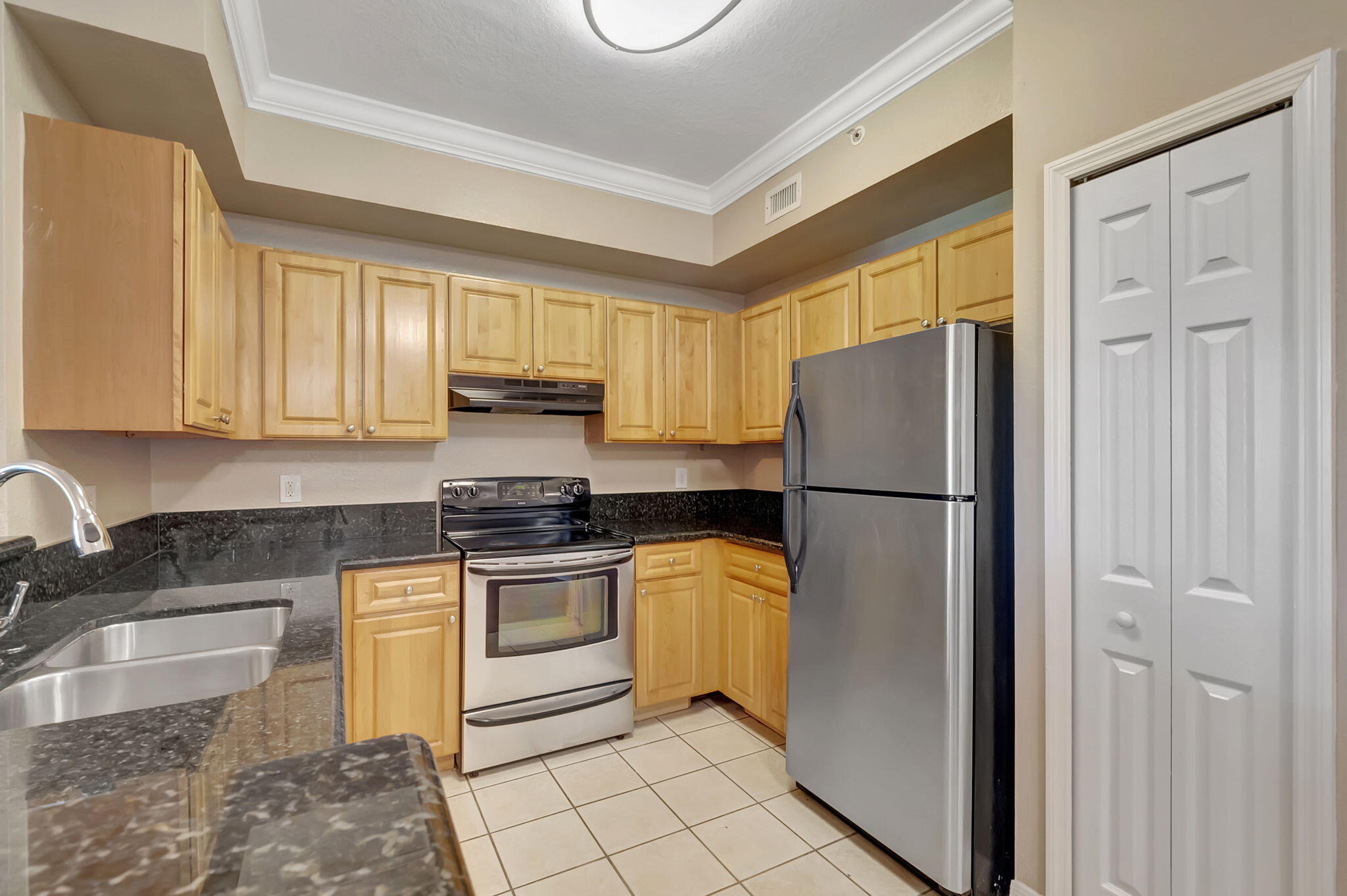 15145 Michelangelo Boulevard 208