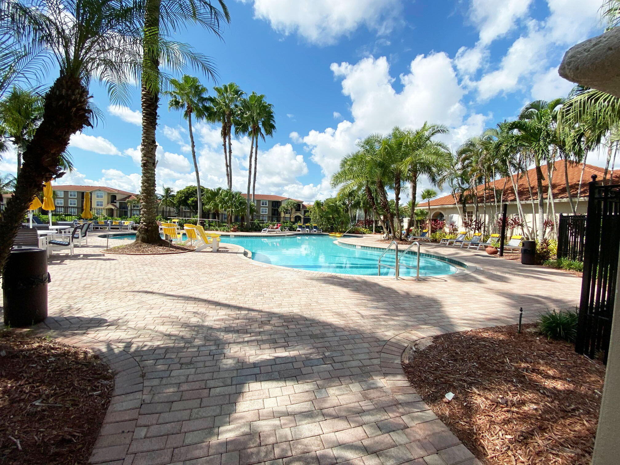 15145 Michelangelo Boulevard 208