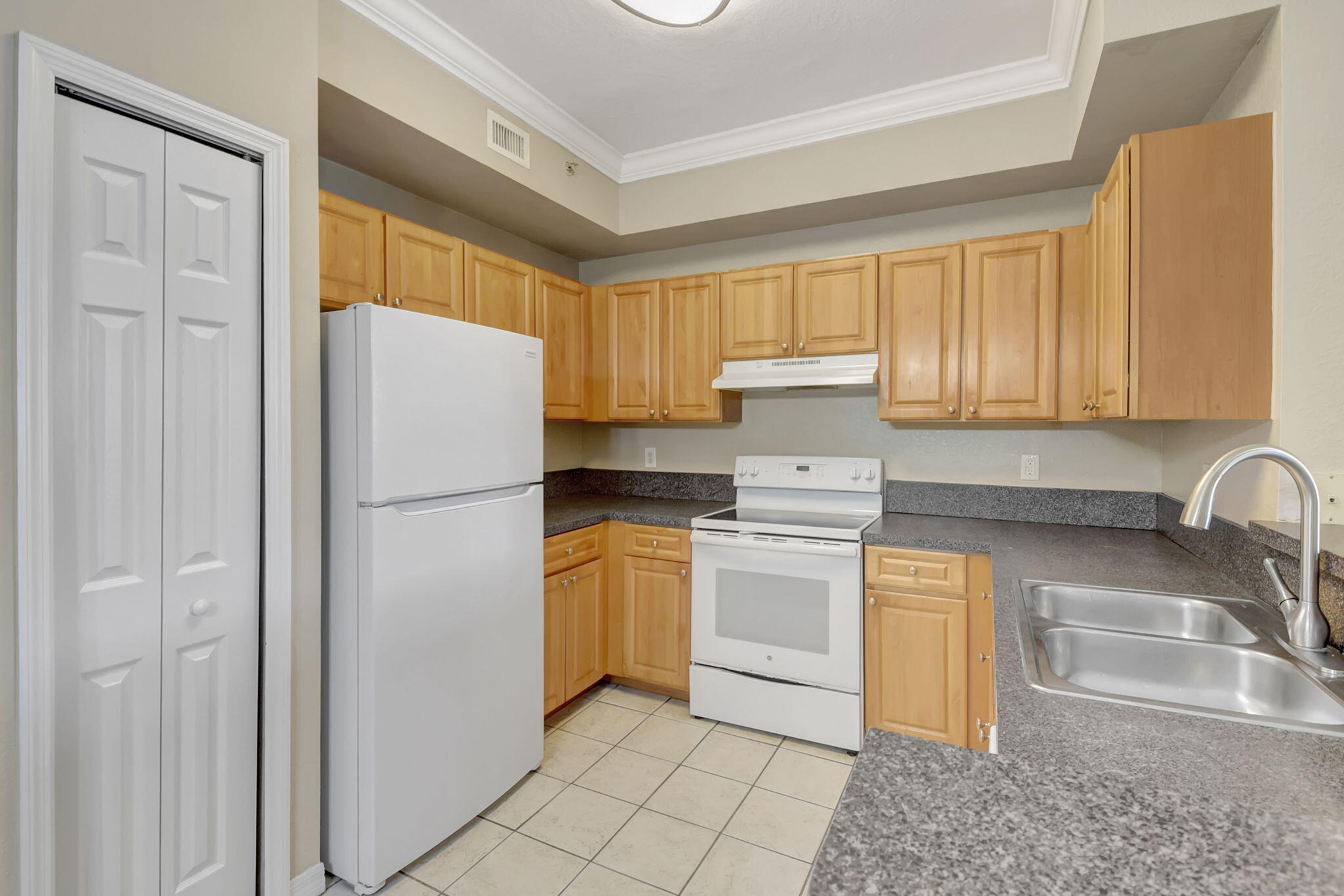 15015 Michelangelo Boulevard 202