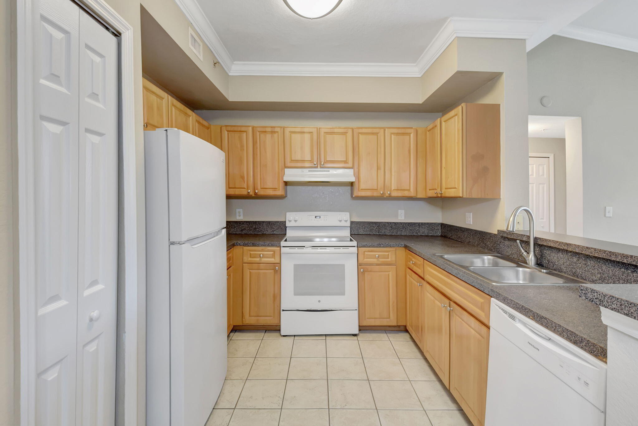 15015 Michelangelo Boulevard 202