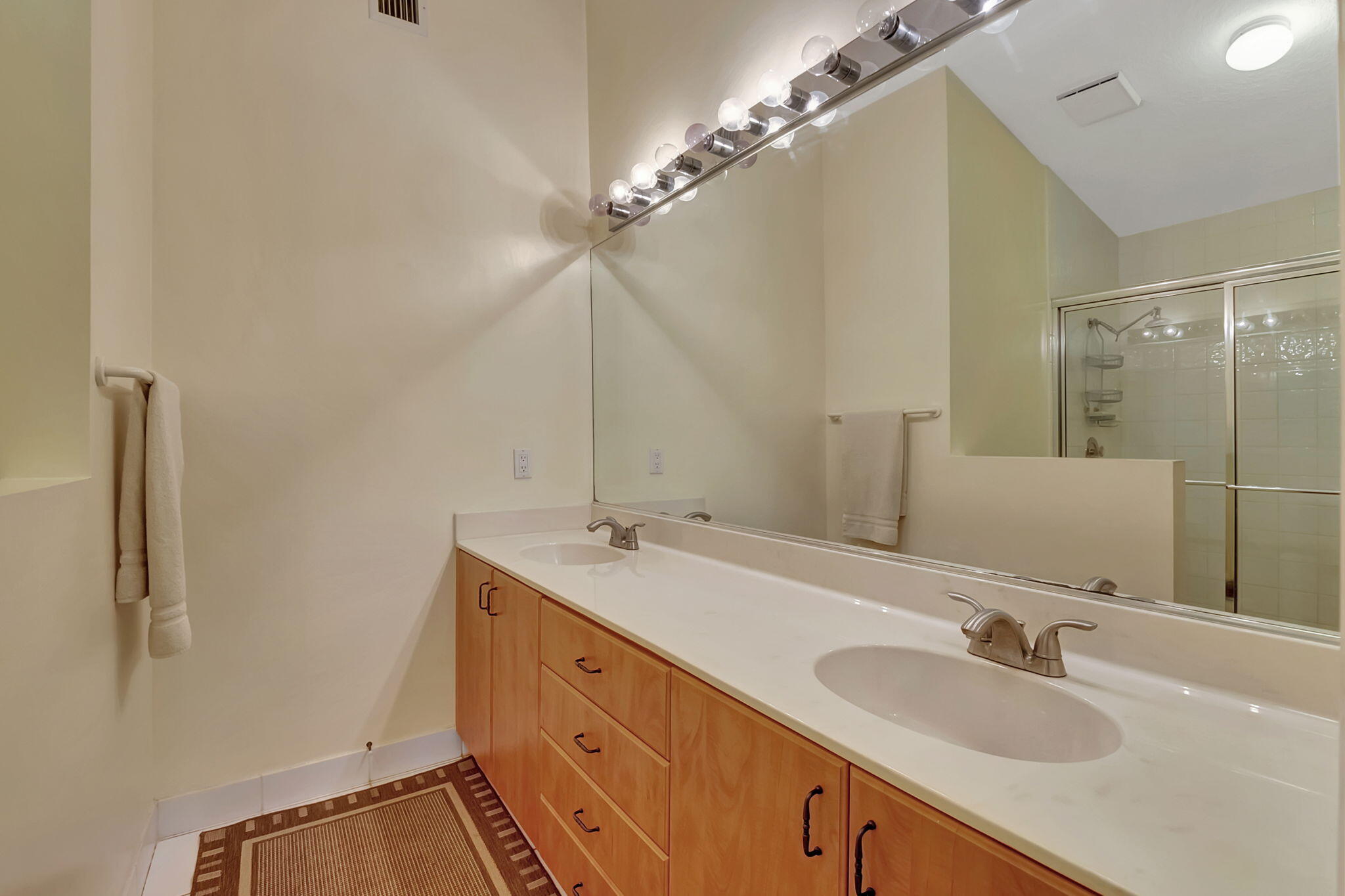 4050 Laurelwood Lane