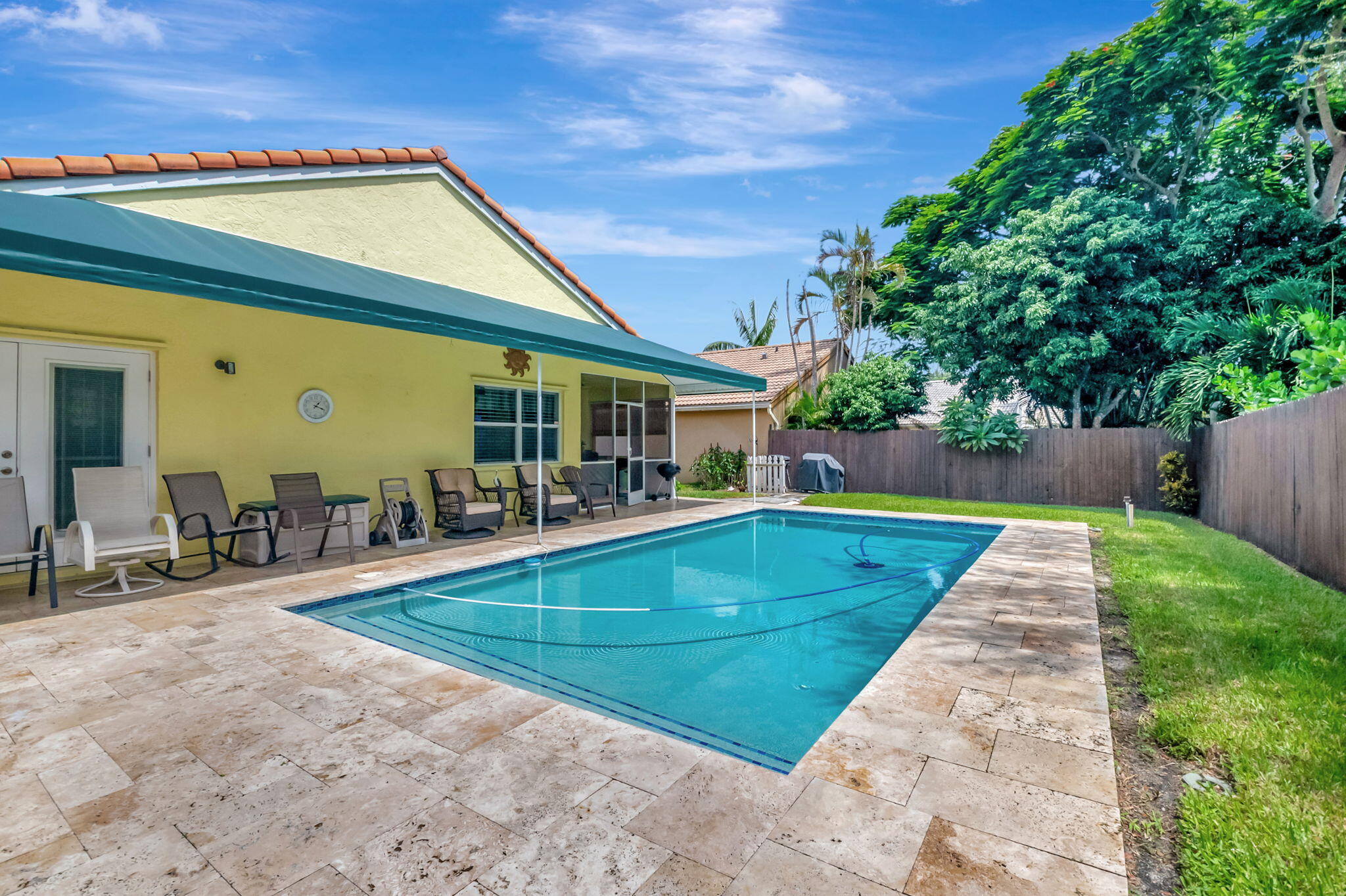 4050 Laurelwood Lane