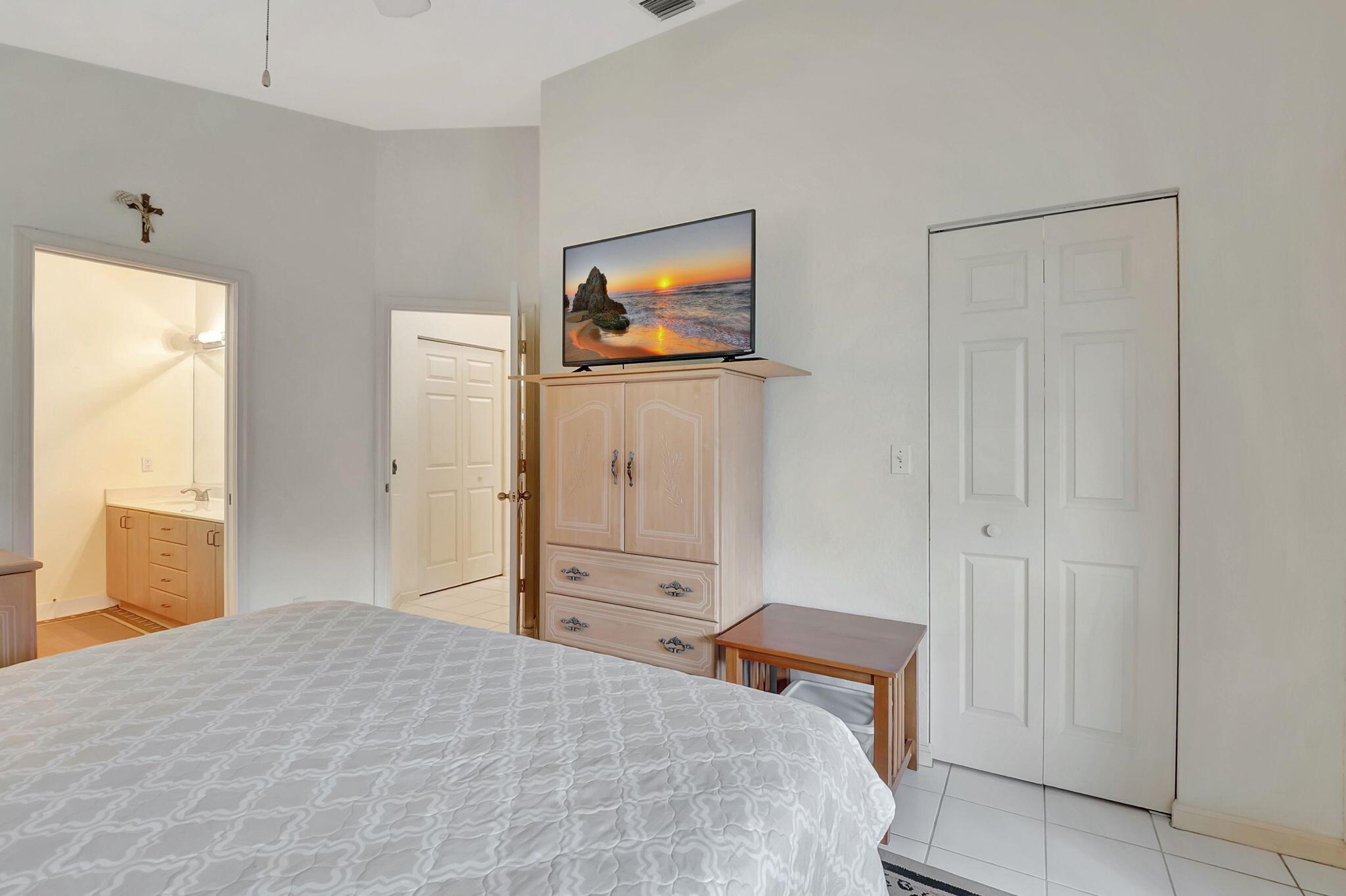 4050 Laurelwood Lane