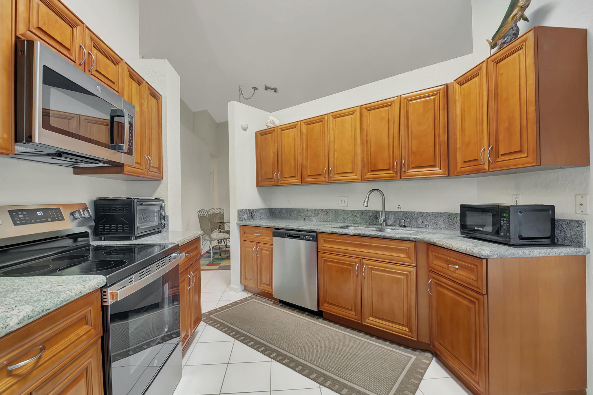 4050 Laurelwood Lane