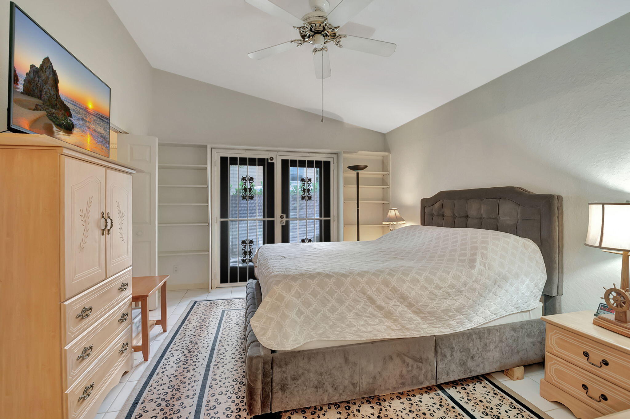 4050 Laurelwood Lane