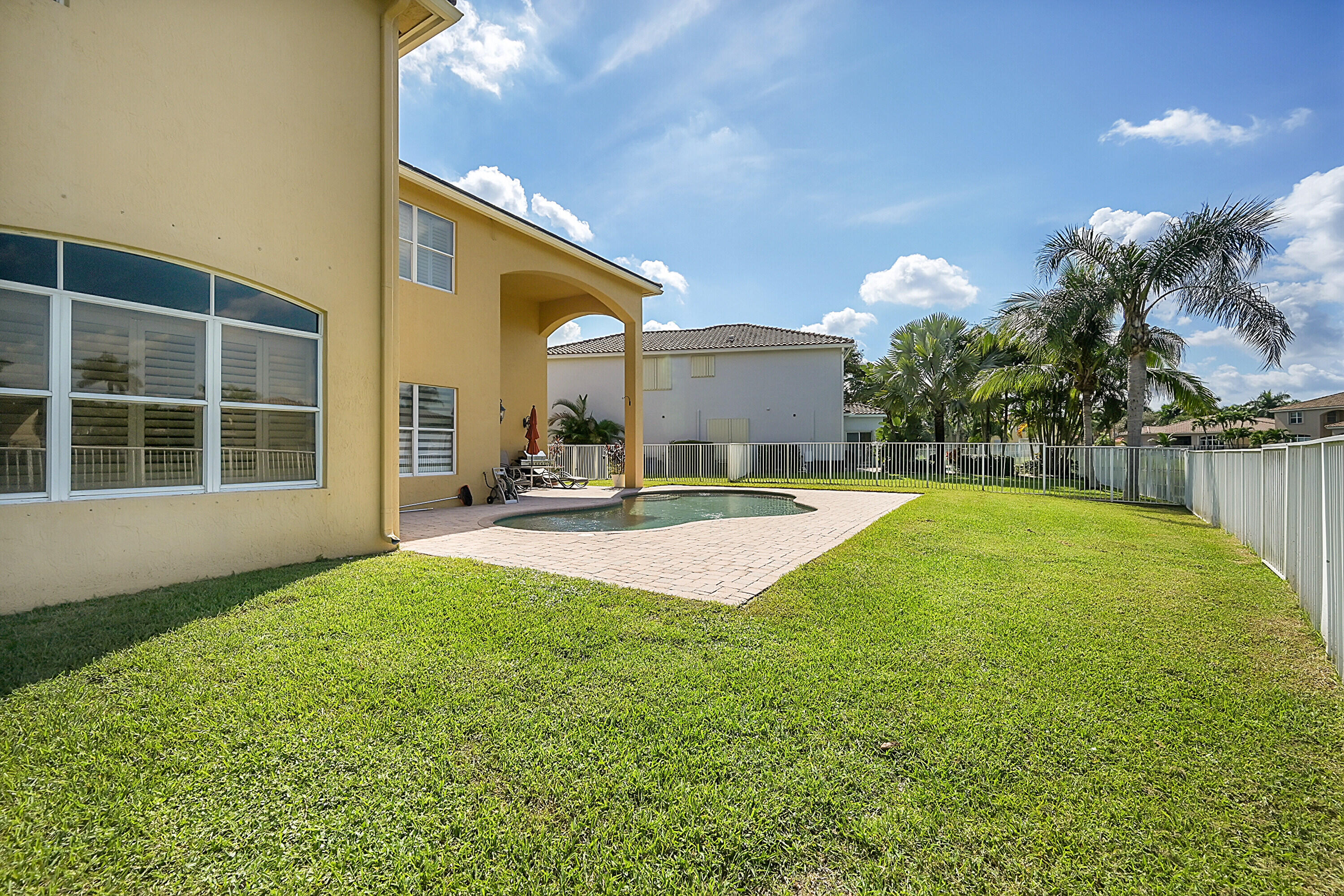 6077 Bither Way