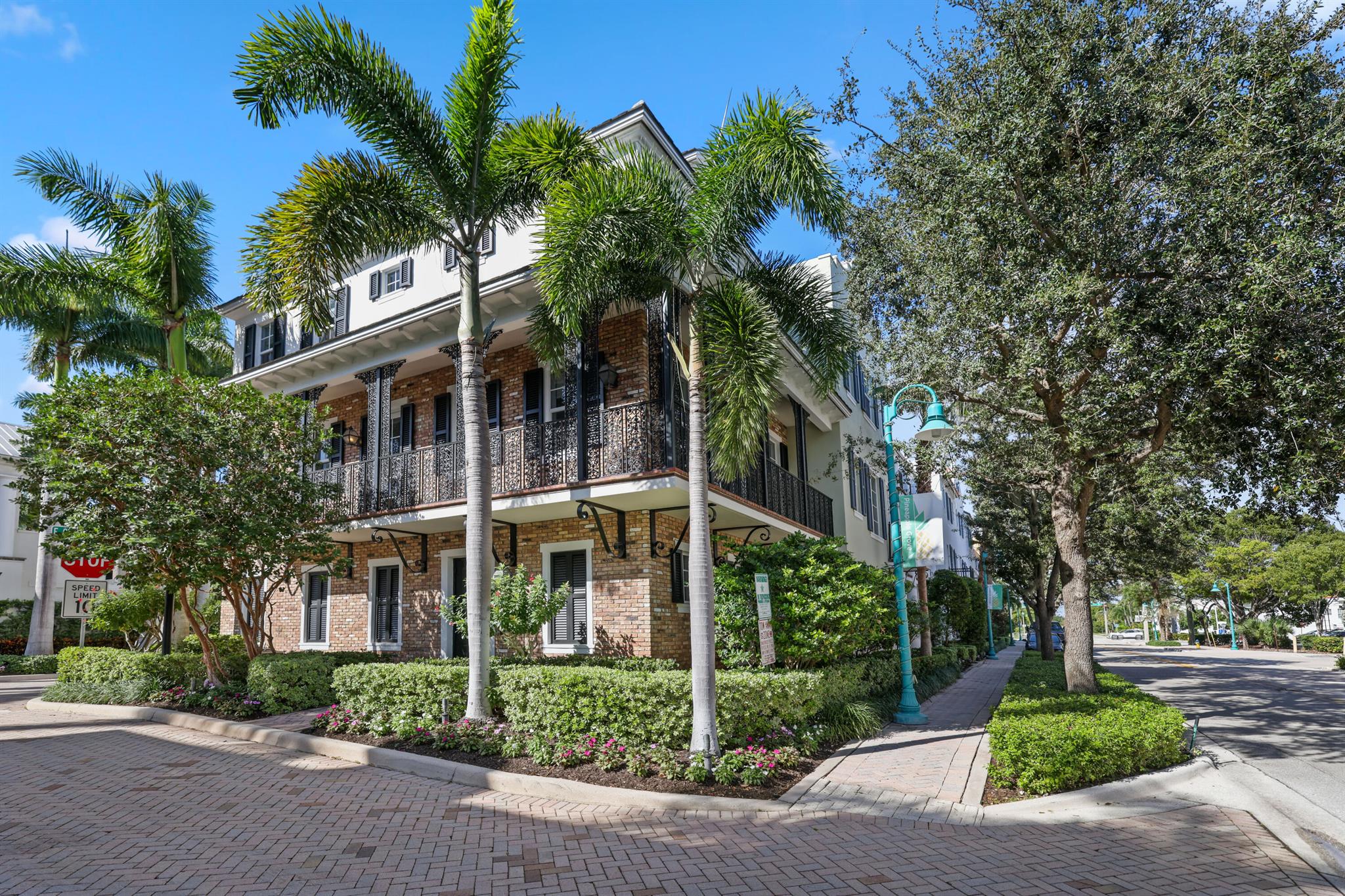 353 E Cannery Row Circle