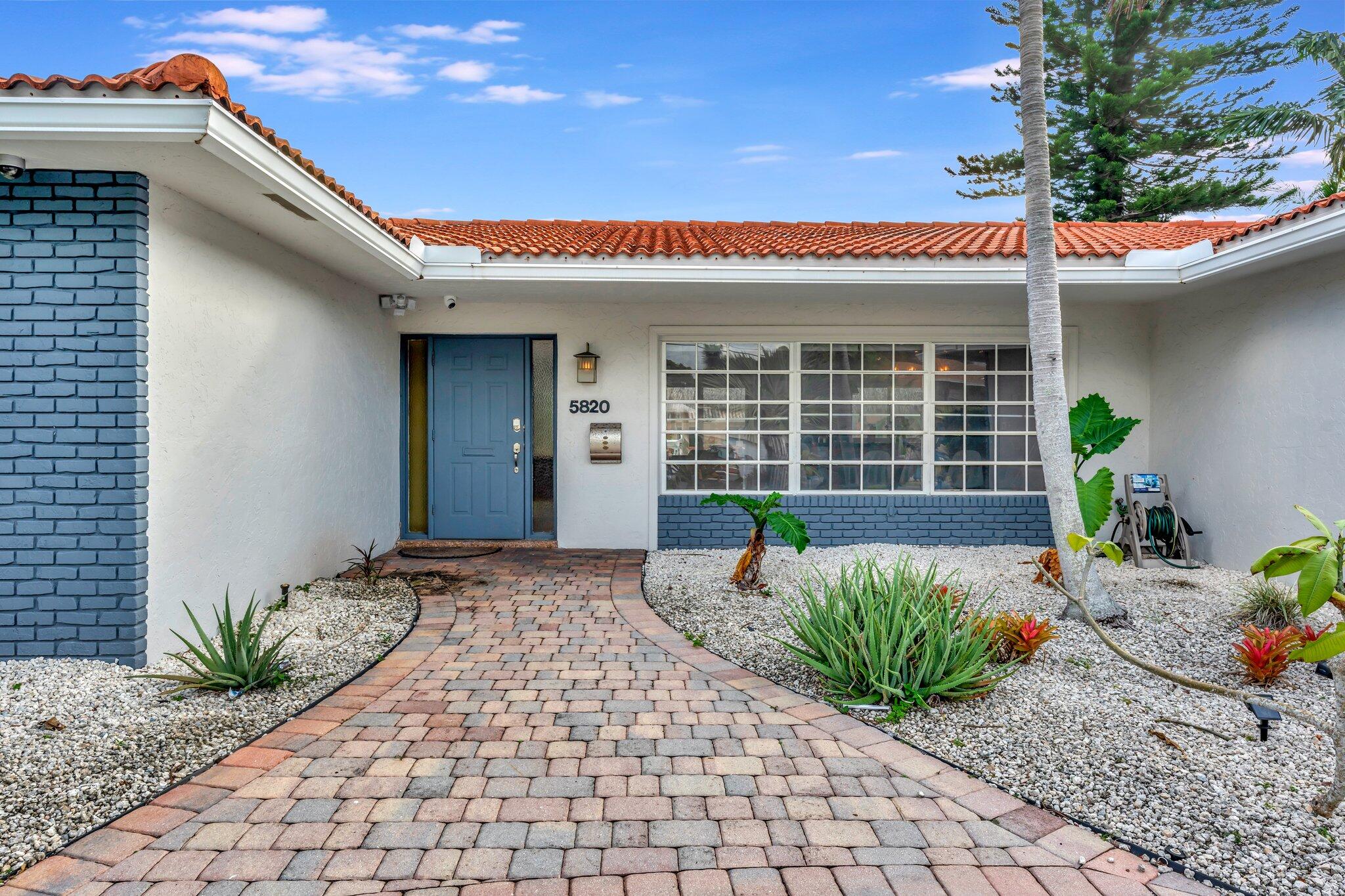 5820 NE 14th Road