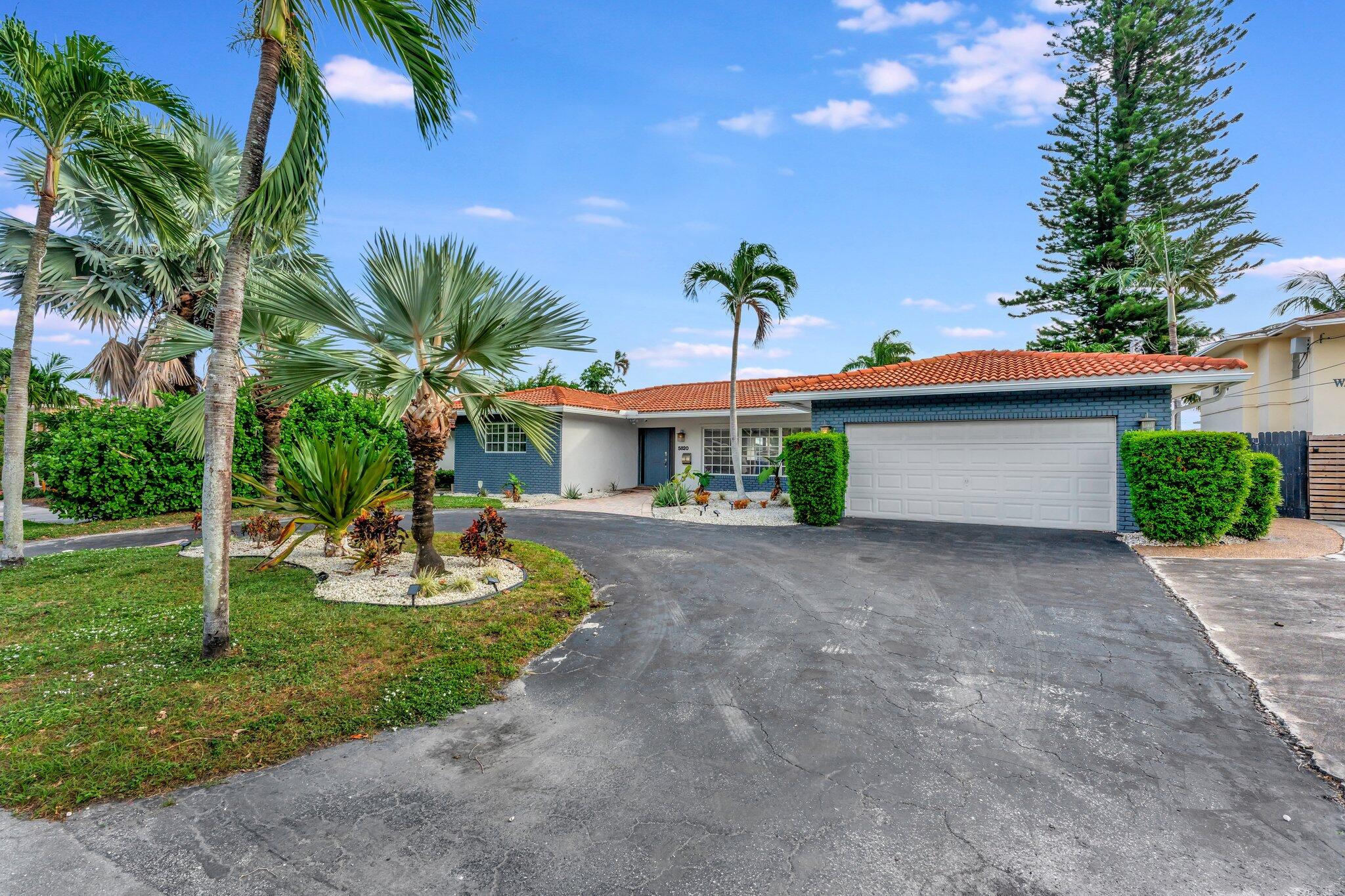 5820 NE 14th Road