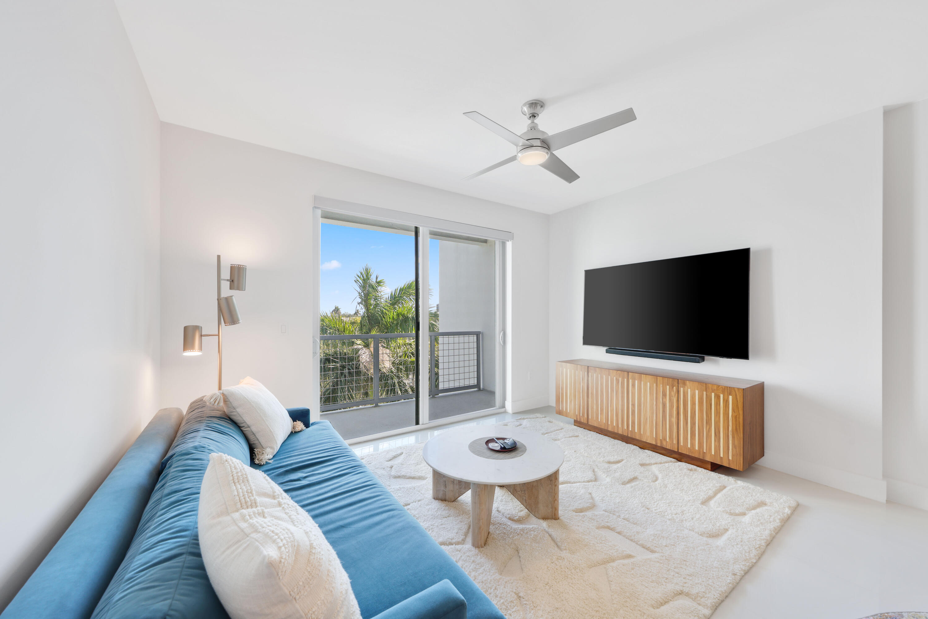 236 Se 5th Avenue 305