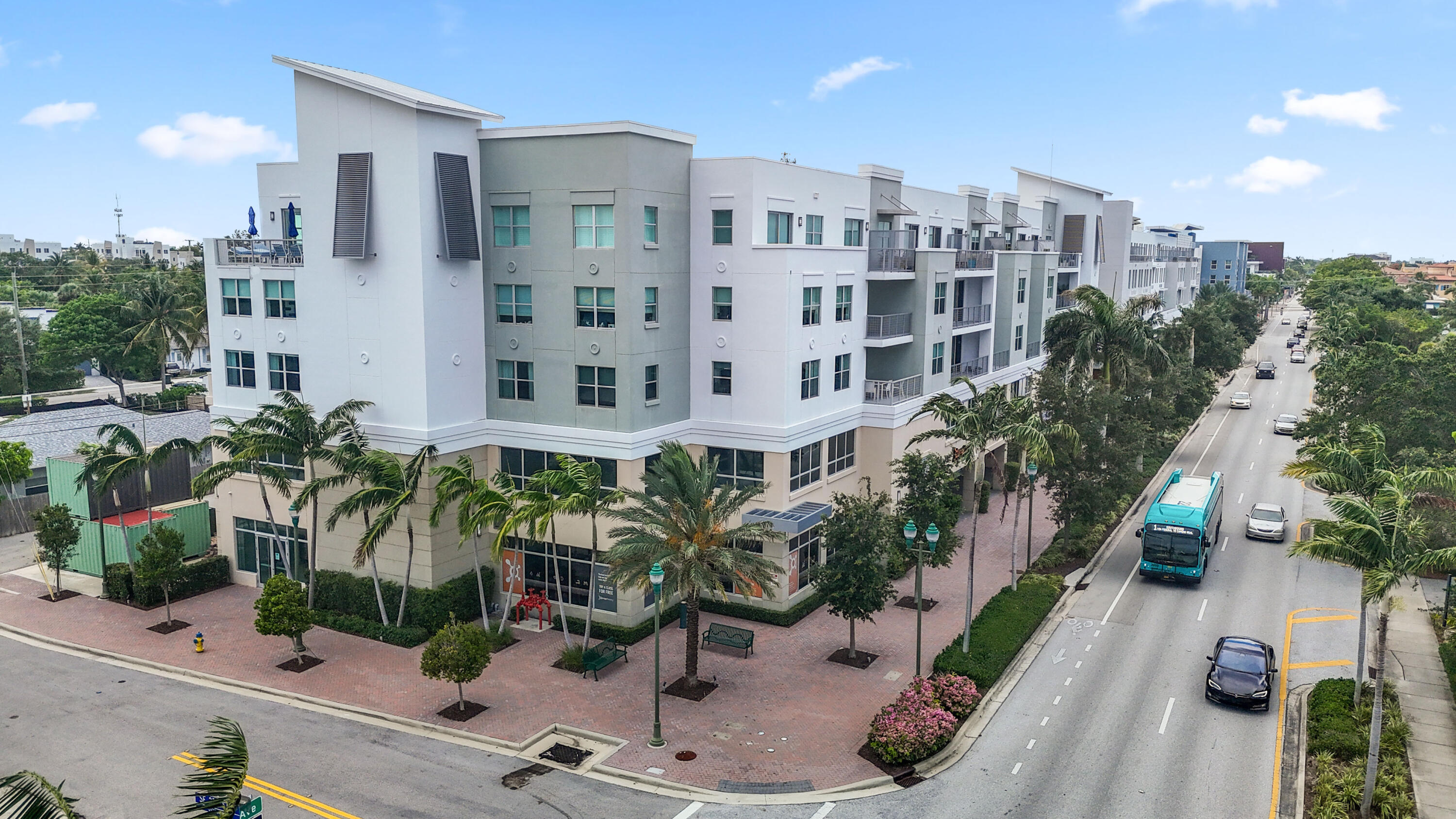 236 Se 5th Avenue 305