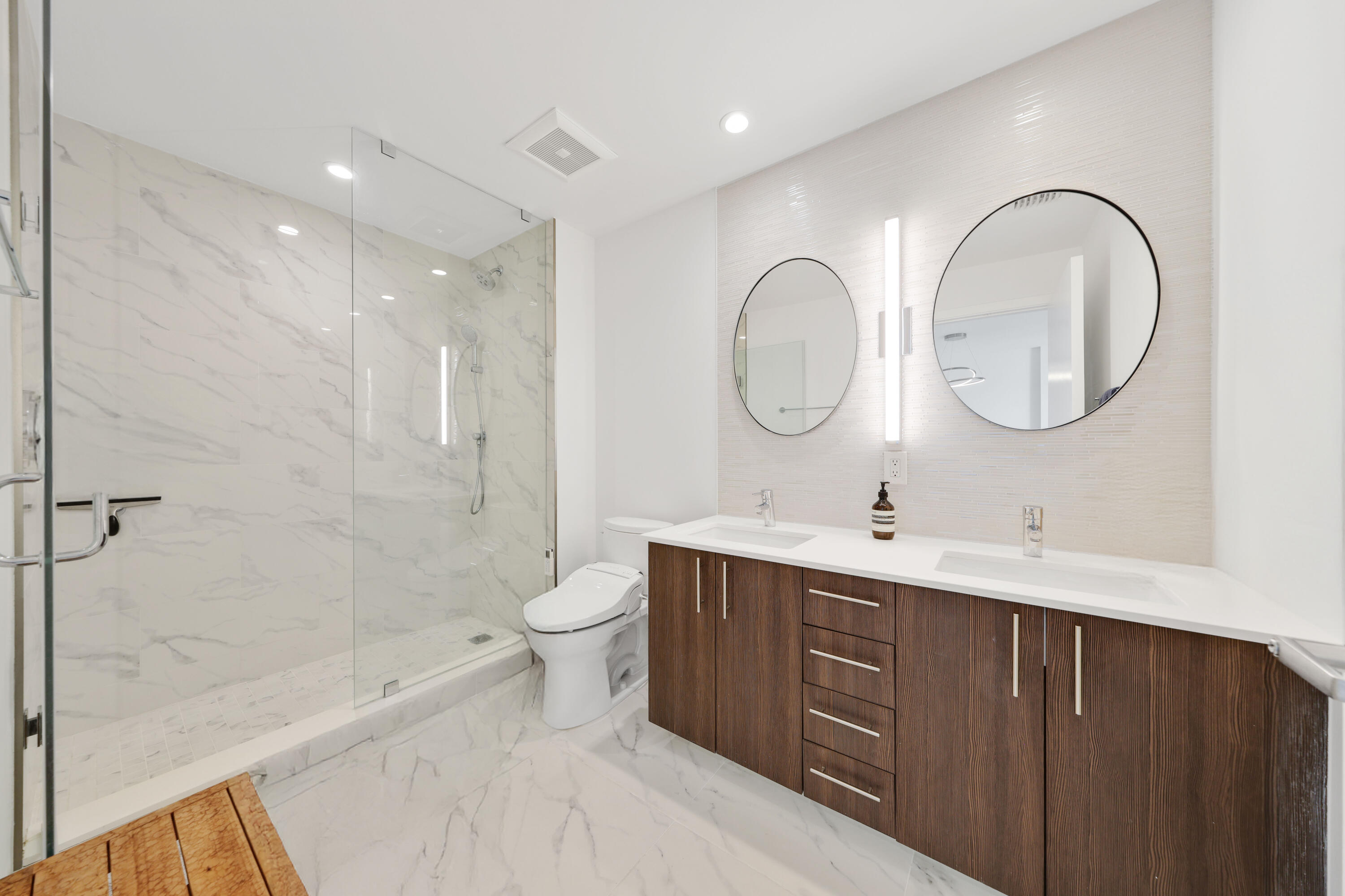 236 Se 5th Avenue 305