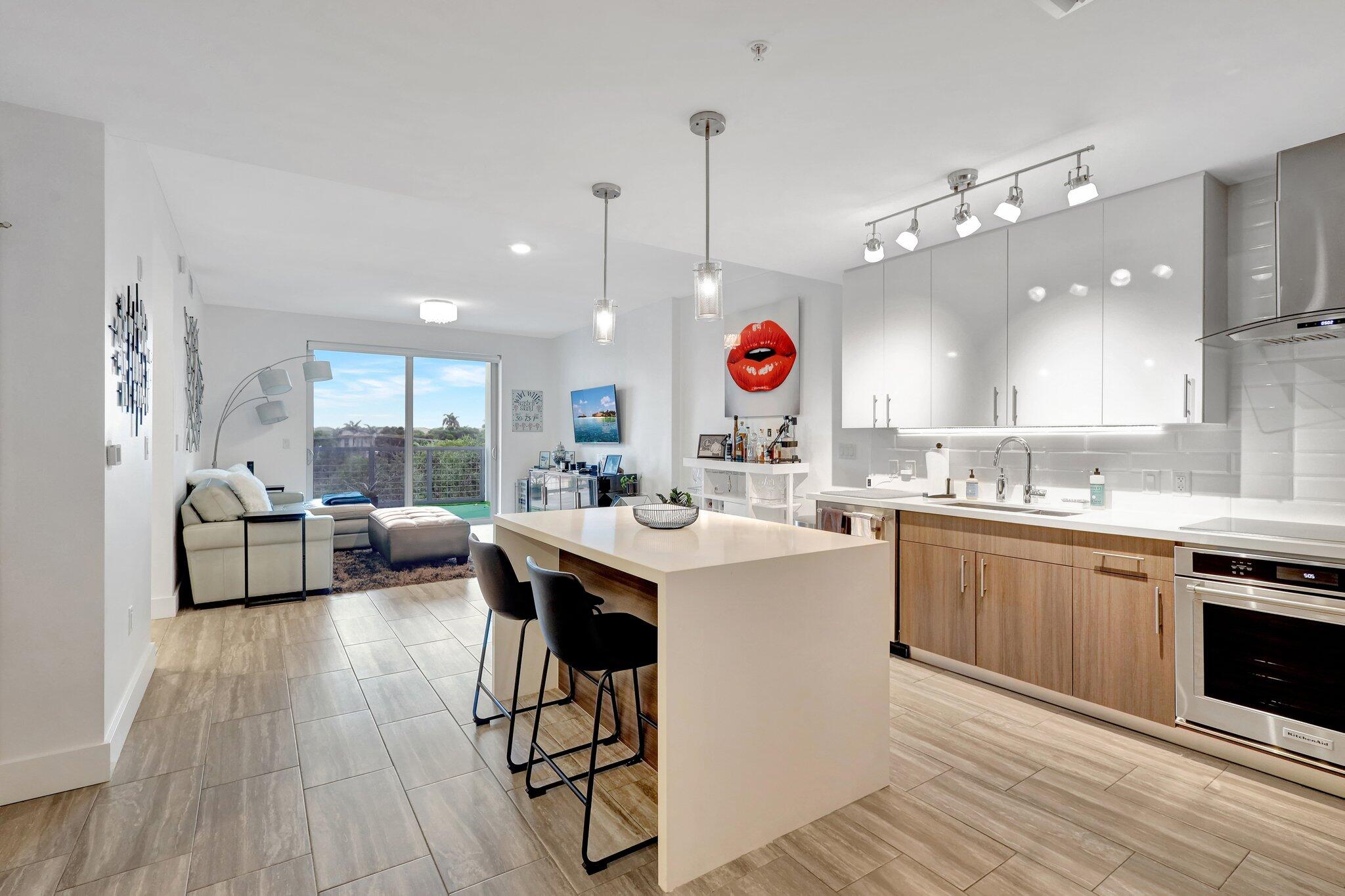 236 SE 5th Avenue 203