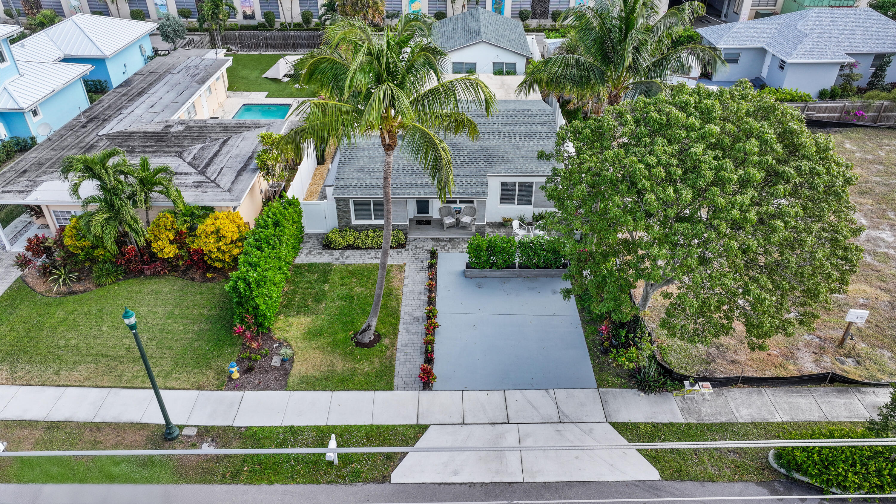 237 SE 4th Avenue