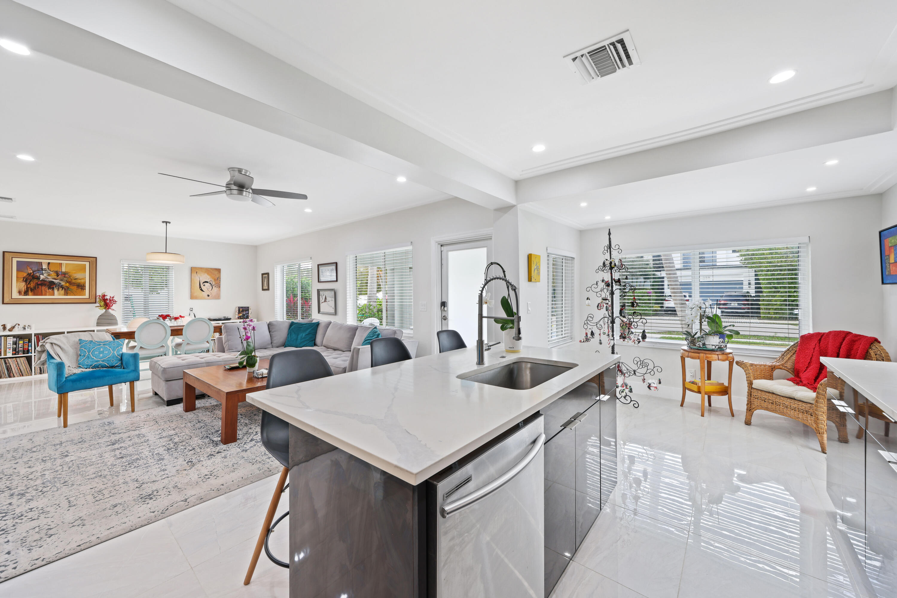 237 SE 4th Avenue